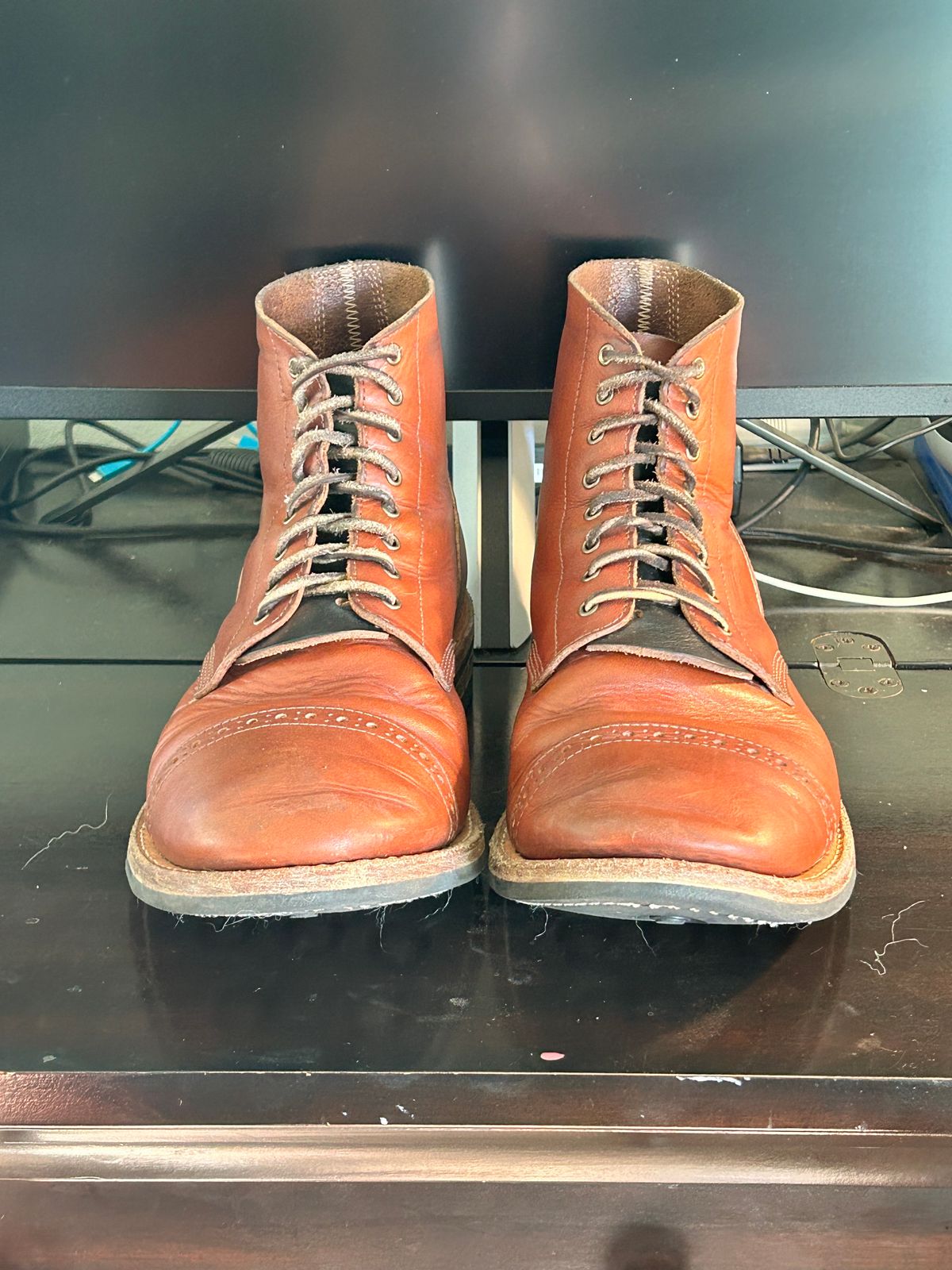 Photo by Mikejones100 on April 5, 2024 of the Oak Street Bootmakers Field Boot in Tempesti Brown Elbamatt Liscio.