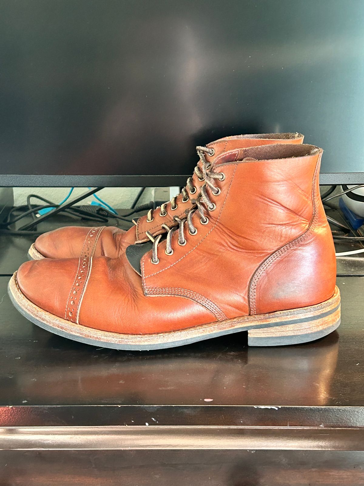 Photo by Mikejones100 on April 5, 2024 of the Oak Street Bootmakers Field Boot in Tempesti Brown Elbamatt Liscio.
