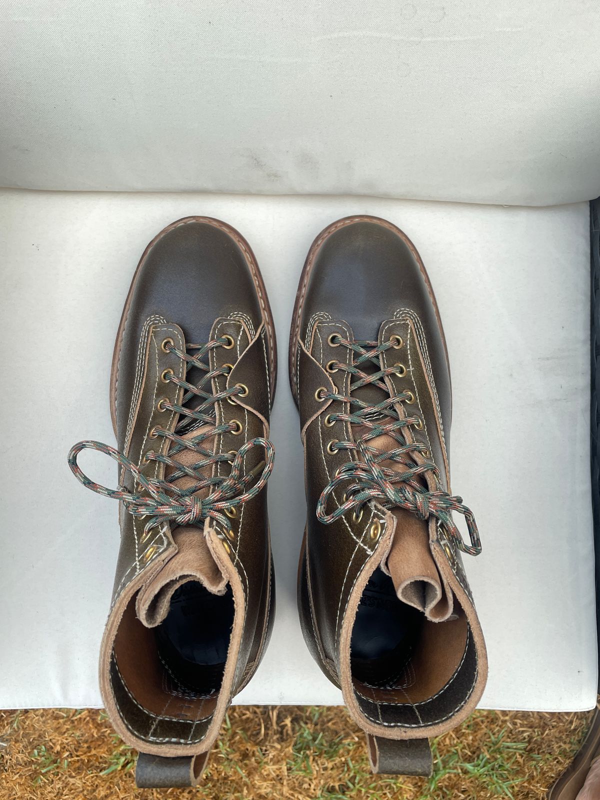 Photo by Mikejones100 on October 1, 2022 of the White's Unlisted Model in Horween Olive Waxed Flesh.