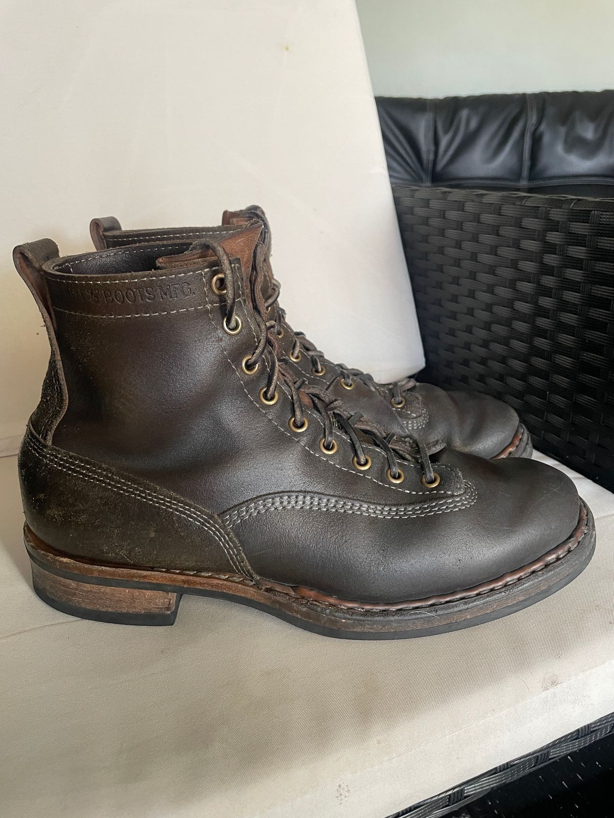 Photo by Mikejones100 on January 1, 2023 of the White's Unlisted Model in Horween Olive Waxed Flesh.
