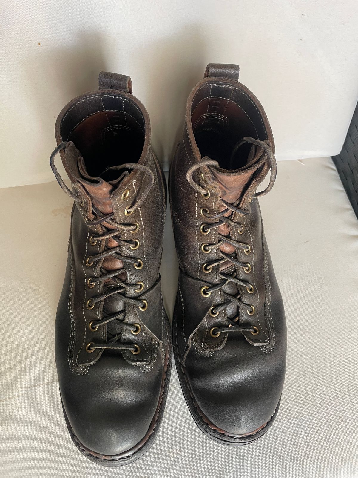 Photo by Mikejones100 on January 1, 2023 of the White's Unlisted Model in Horween Olive Waxed Flesh.