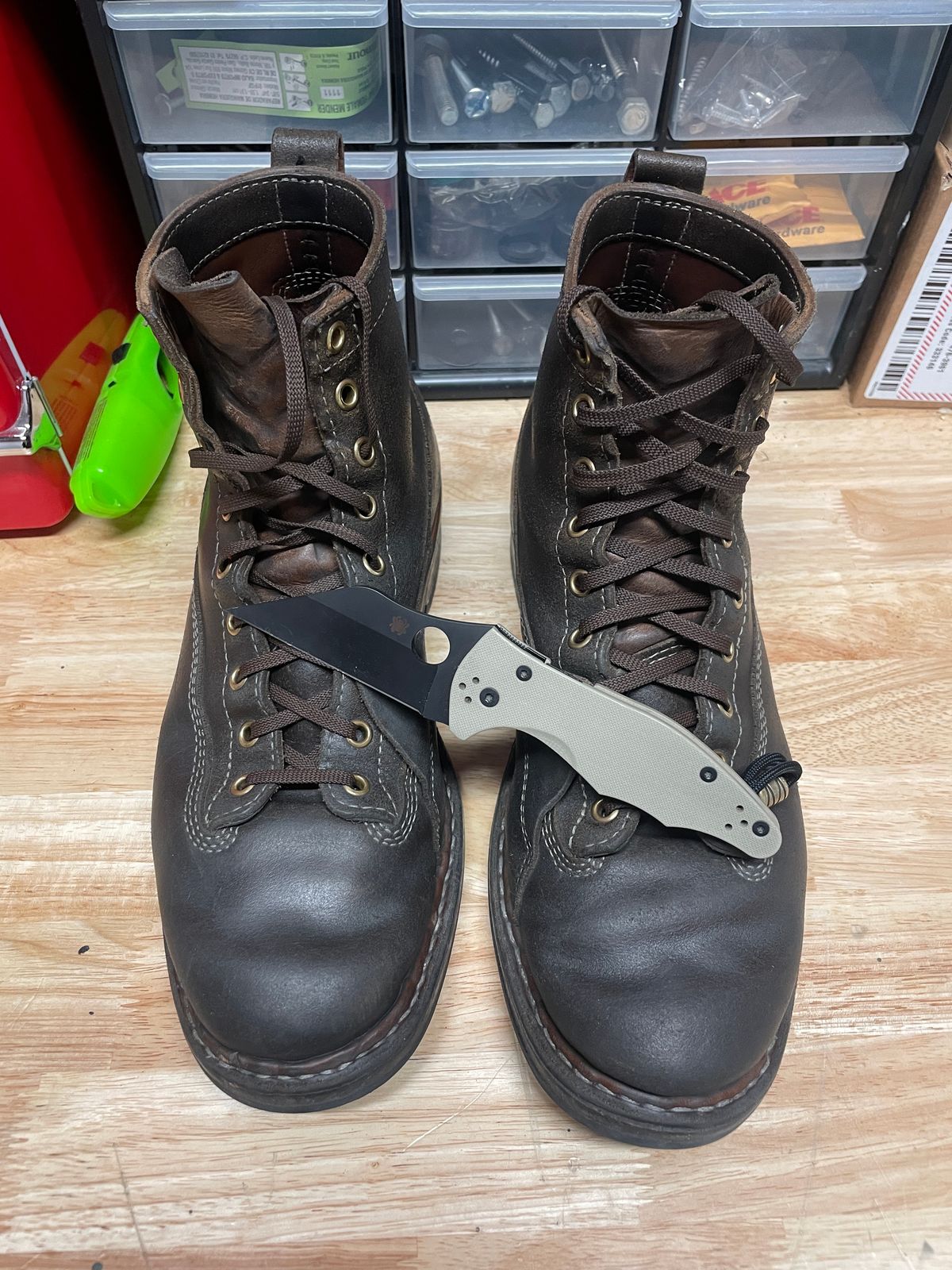 Photo by Mikejones100 on February 5, 2023 of the White's Unlisted Model in Horween Olive Waxed Flesh.