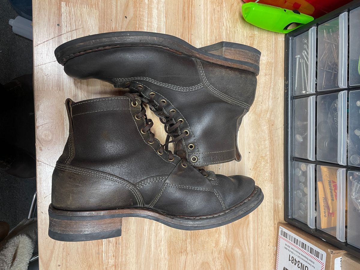 Photo by Mikejones100 on February 5, 2023 of the White's Unlisted Model in Horween Olive Waxed Flesh.