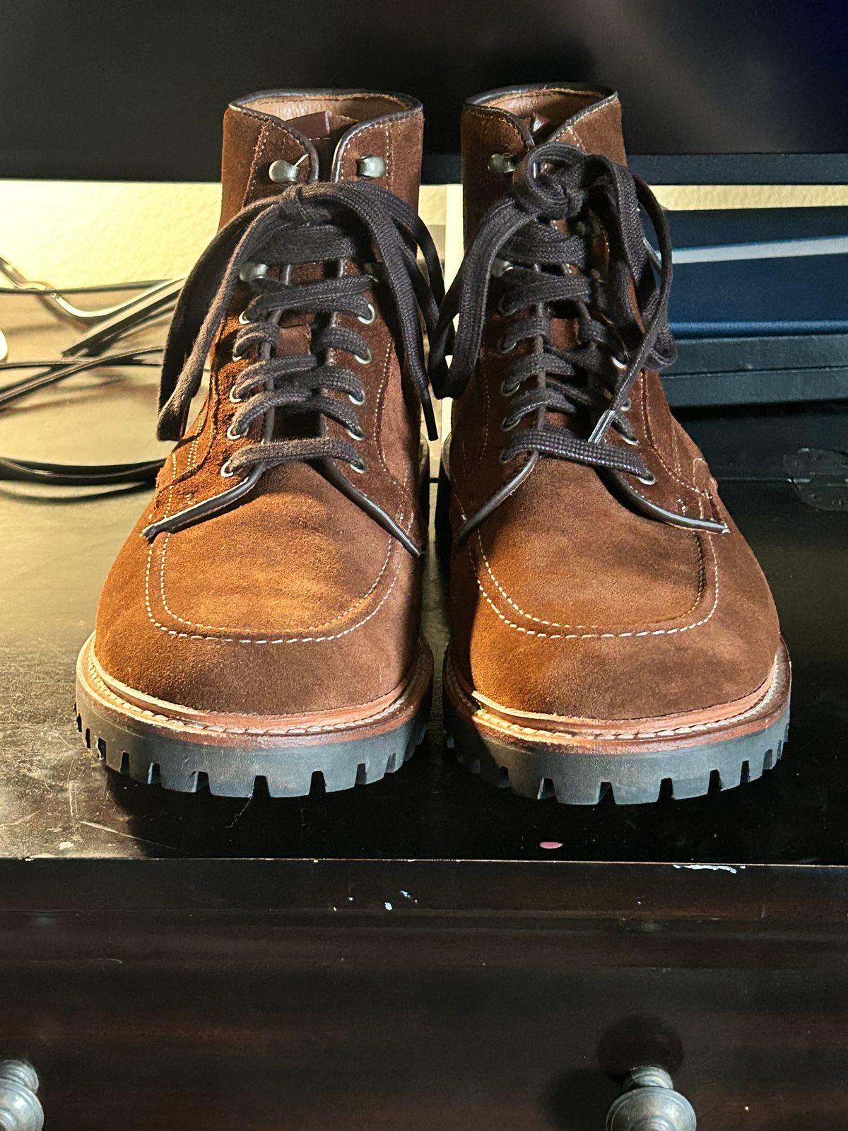 Photo by Mikejones100 on October 3, 2024 of the Allen Edmonds Freeport in Snuff Brown Weatherproof Suede.