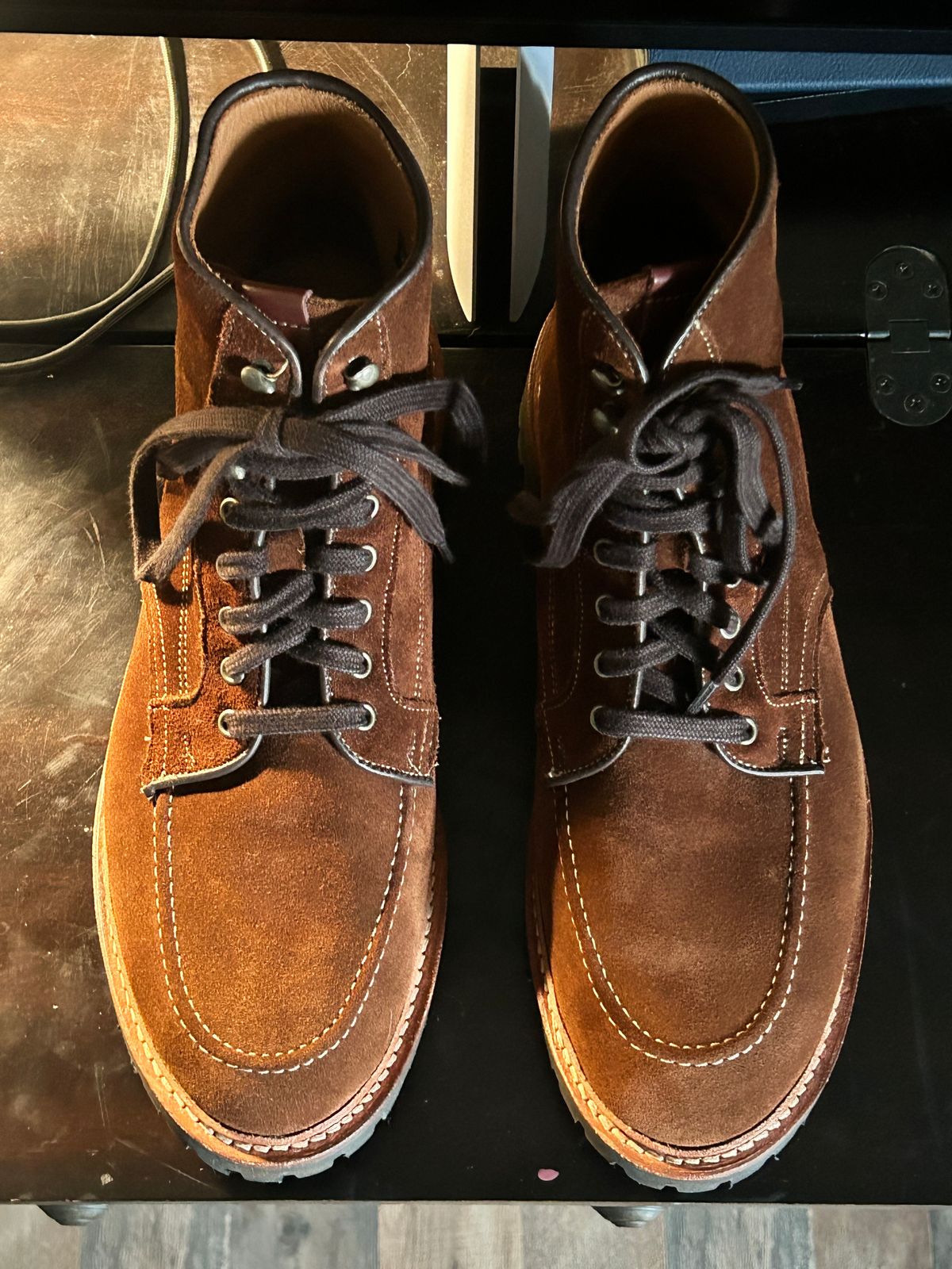 Photo by Mikejones100 on October 3, 2024 of the Allen Edmonds Freeport in Snuff Brown Weatherproof Suede.