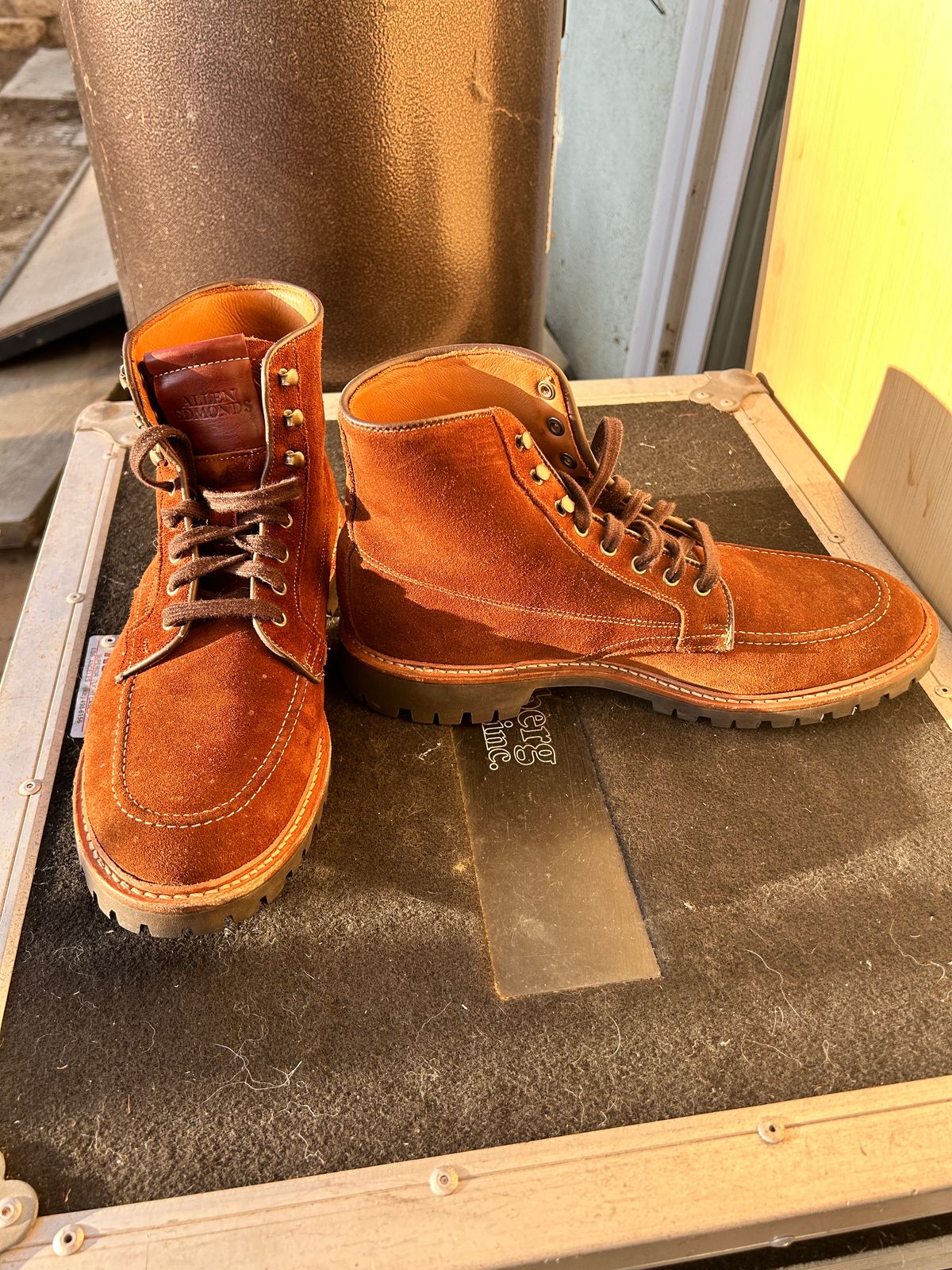 Photo by Mikejones100 on December 5, 2024 of the Allen Edmonds Freeport in Snuff Brown Weatherproof Suede.