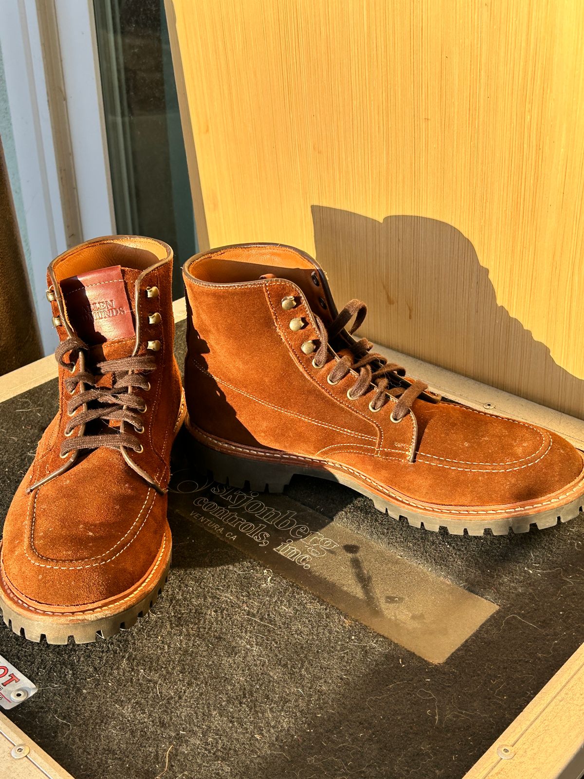 Photo by Mikejones100 on January 6, 2025 of the Allen Edmonds Freeport in Snuff Brown Weatherproof Suede.