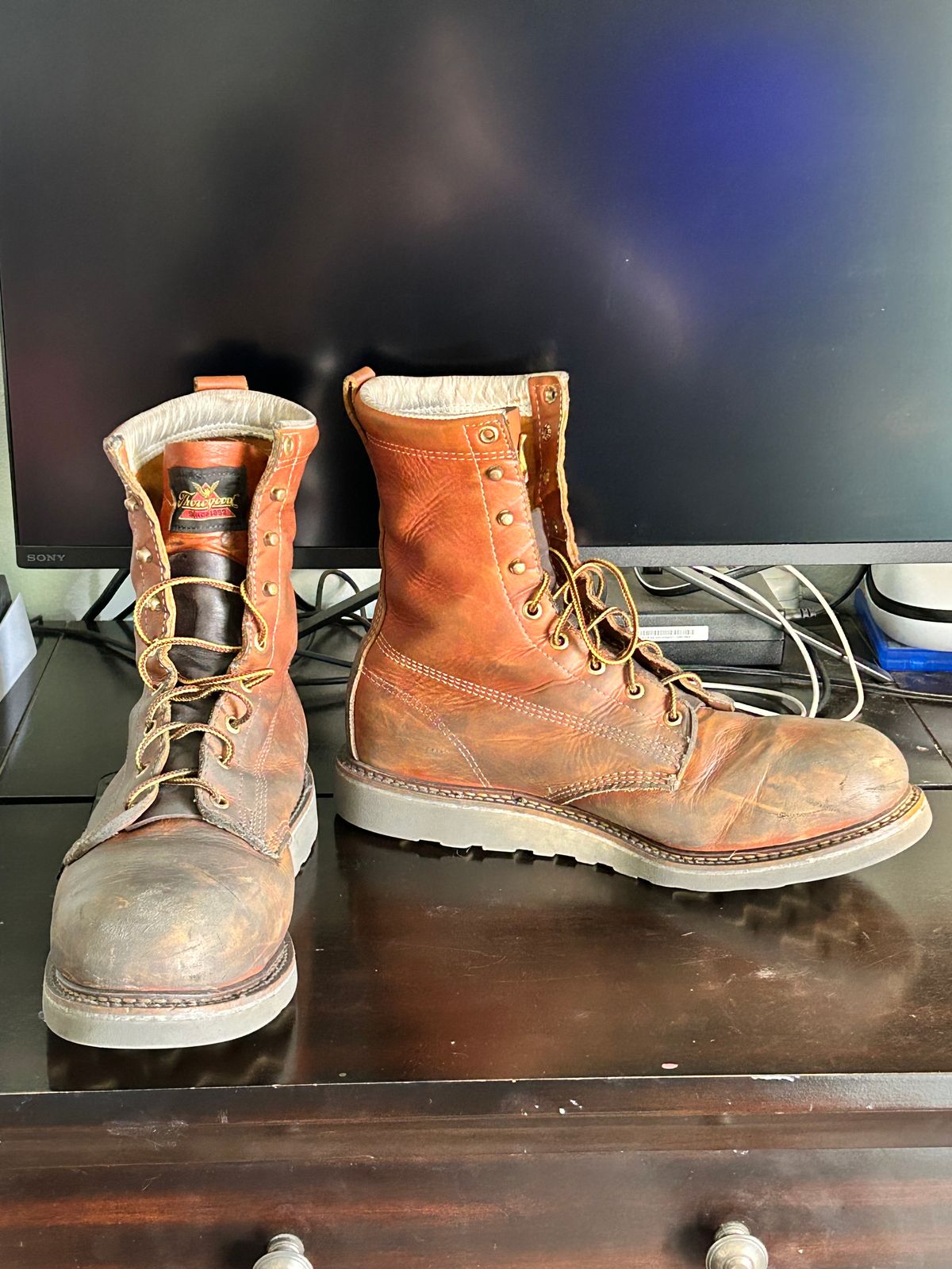 Photo by Mikejones100 on December 3, 2023 of the Thorogood 8" Plain Toe in Tobacco Gladiator Oil-Tanned.