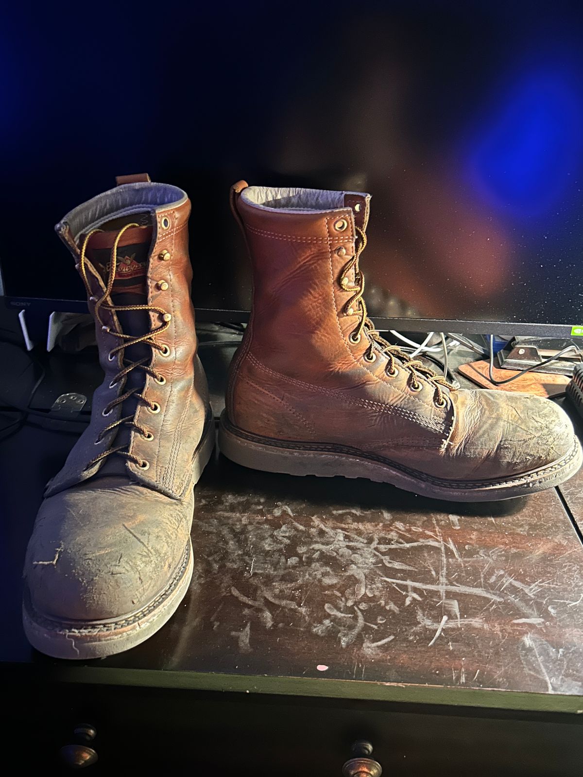 Photo by Mikejones100 on February 5, 2024 of the Thorogood 8" Plain Toe in Tobacco Gladiator Oil-Tanned.
