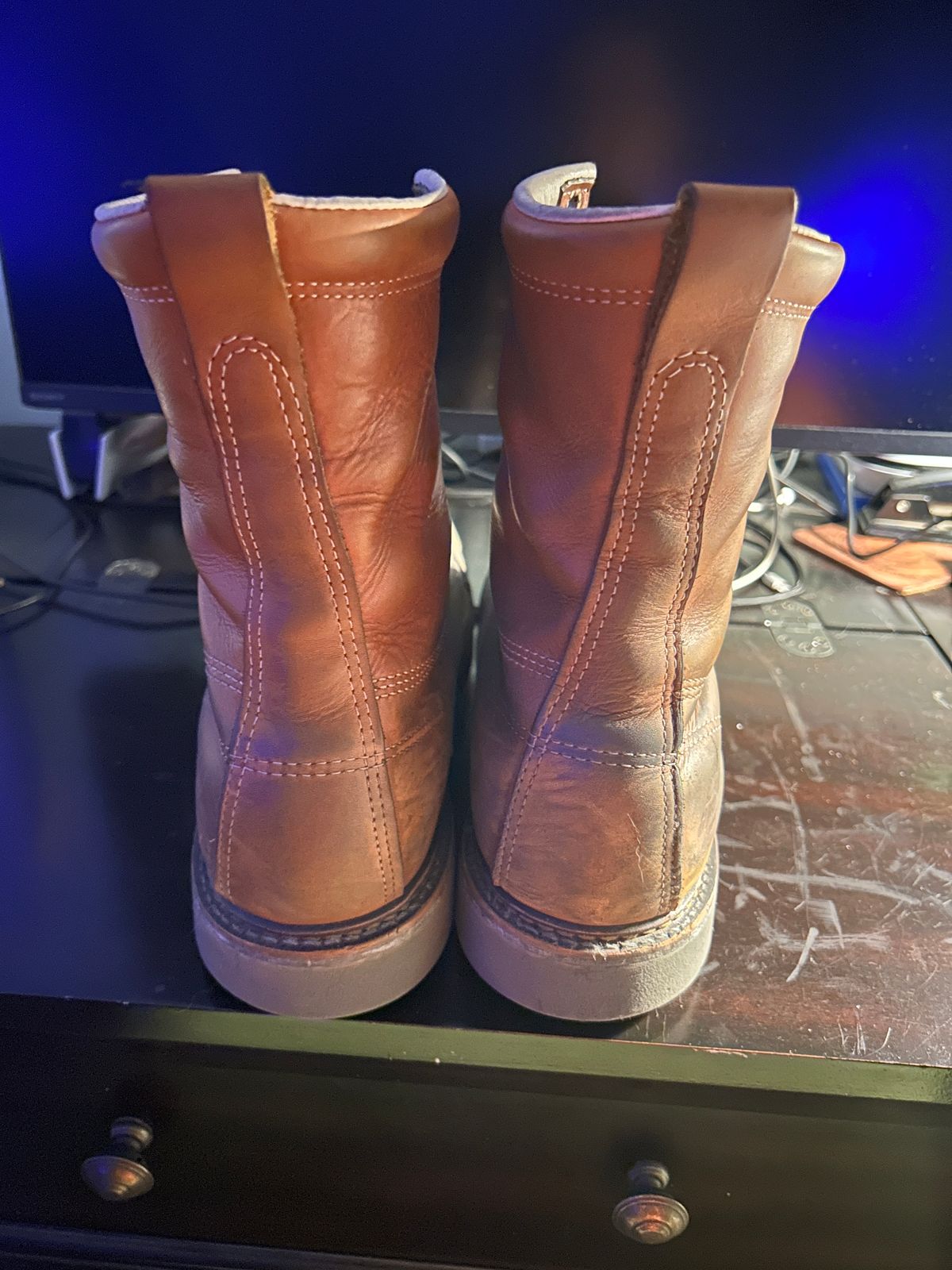 Photo by Mikejones100 on February 5, 2024 of the Thorogood 8" Plain Toe in Tobacco Gladiator Oil-Tanned.