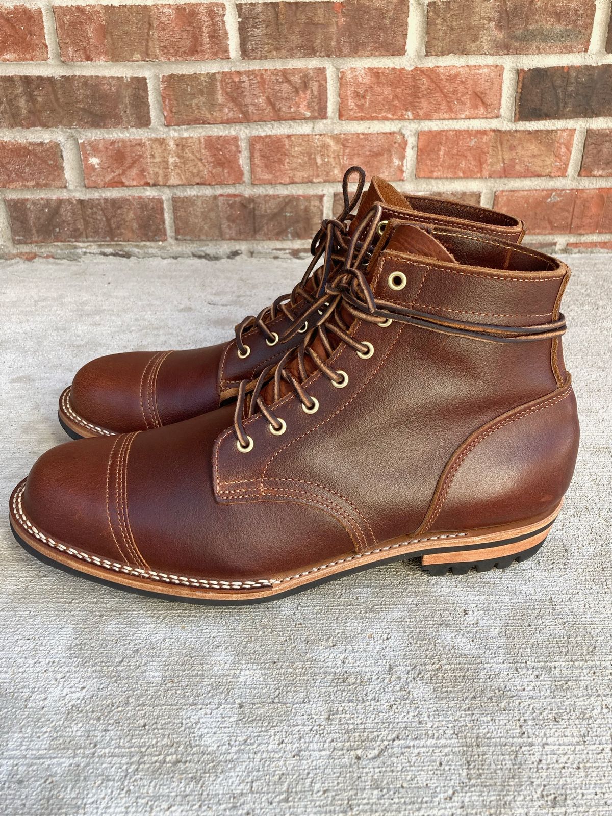 Photo by Indy.Ben2 on October 1, 2022 of the Truman Service Boot in Horween Chestnut Waxed Flesh.