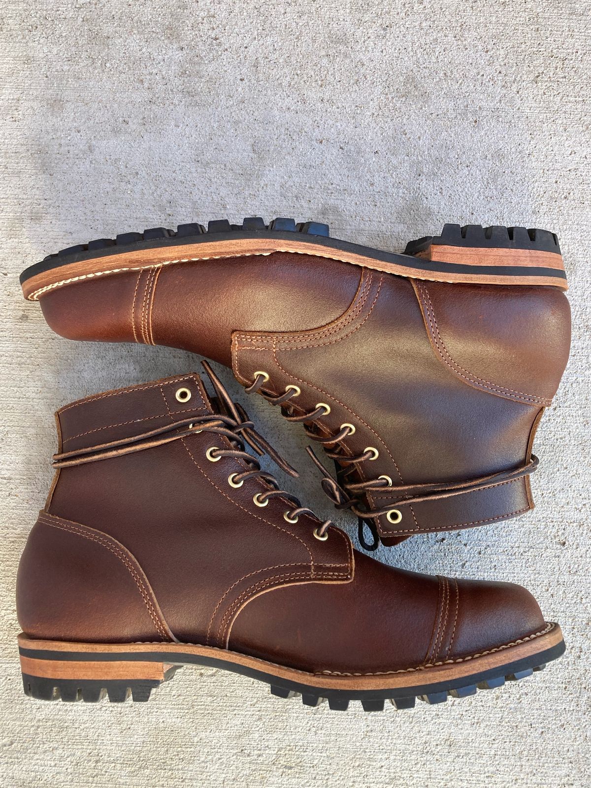 Photo by Indy.Ben2 on October 1, 2022 of the Truman Service Boot in Horween Chestnut Waxed Flesh.