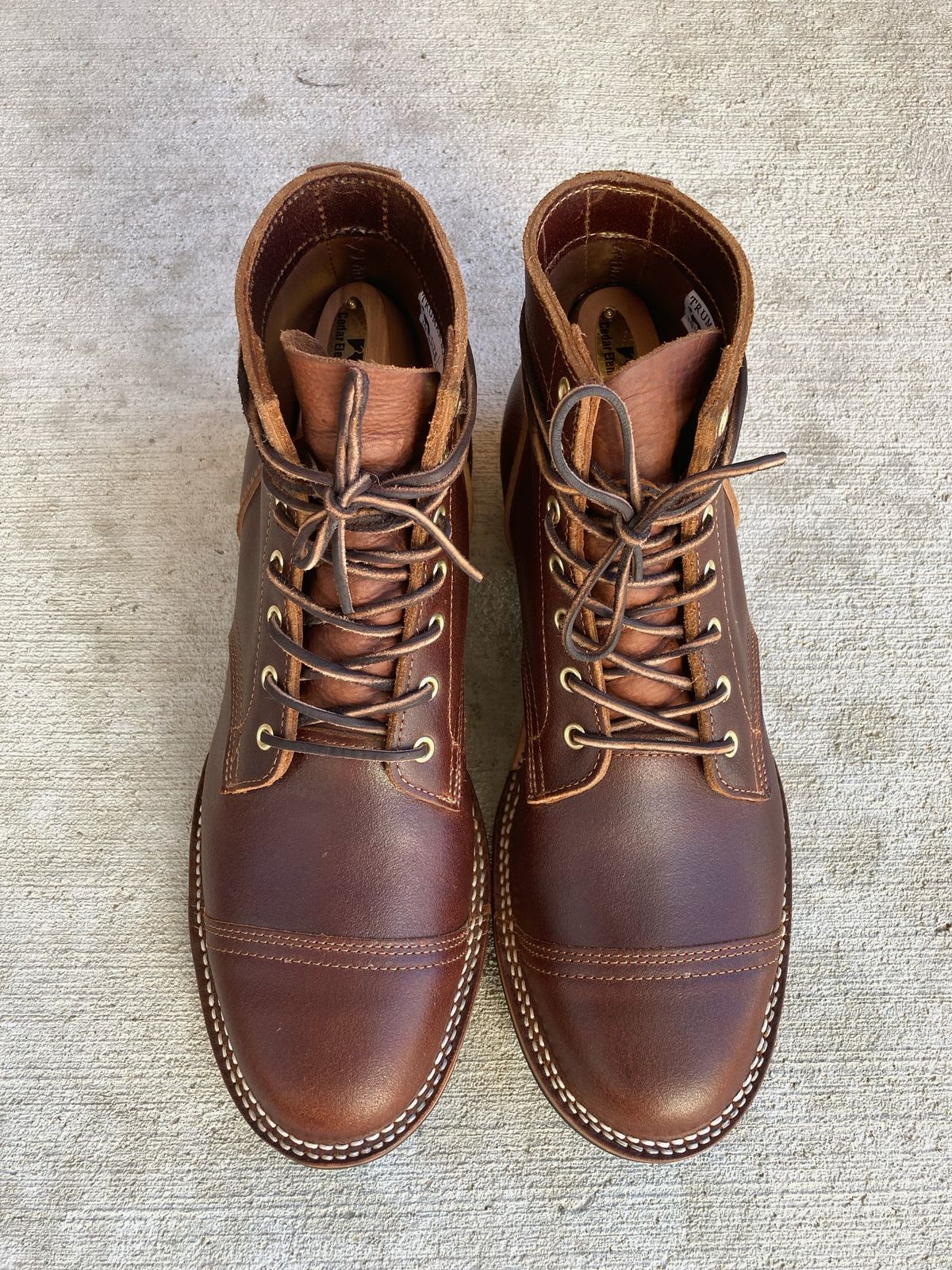 Photo by Indy.Ben2 on October 1, 2022 of the Truman Service Boot in Horween Chestnut Waxed Flesh.