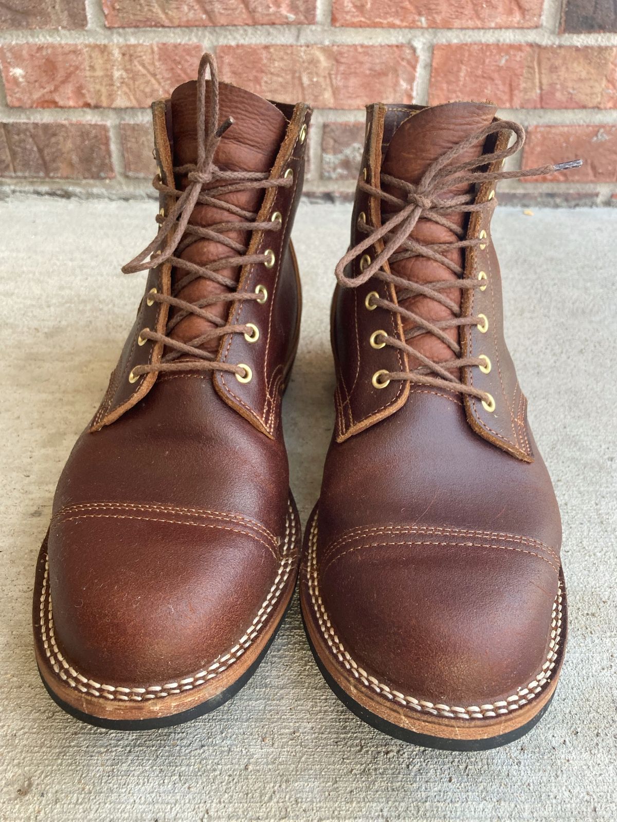 Photo by Indy.Ben2 on November 2, 2022 of the Truman Service Boot in Horween Chestnut Waxed Flesh.