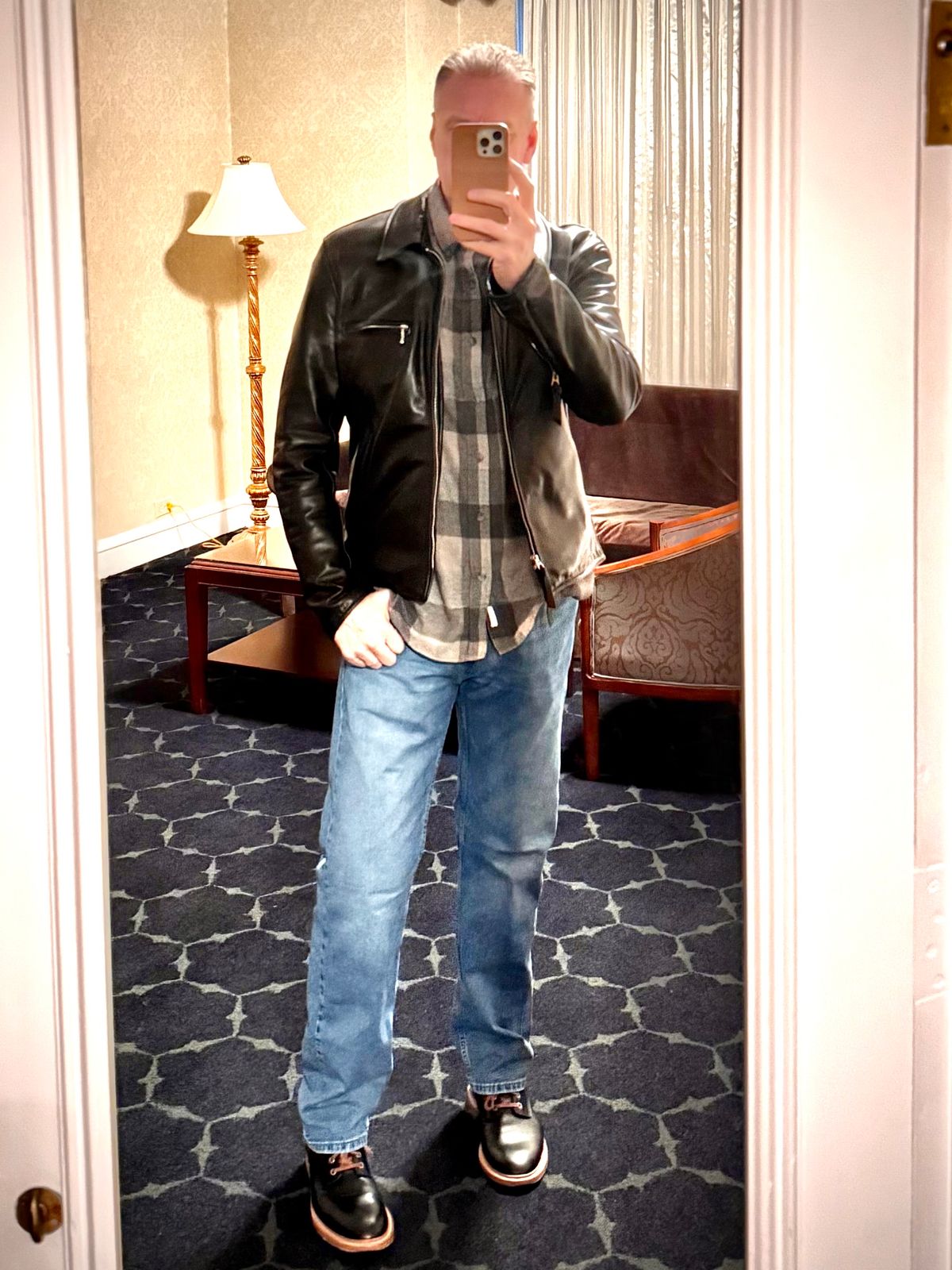 Photo by DMSR64 on November 19, 2024 of the Aero Leather Sheene in Horween Black Pinnacle Horse Hide.