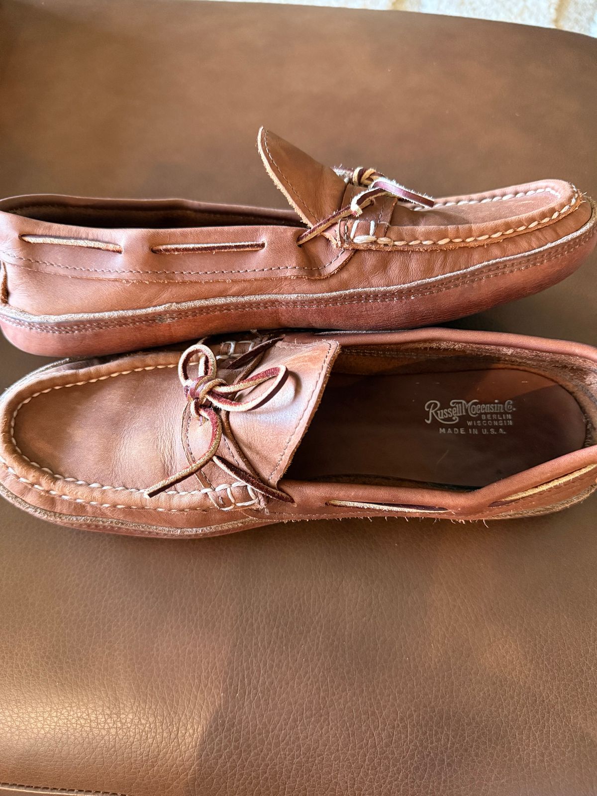 Photo by DMSR64 on June 1, 2025 of the Russell Moccasin Co. Oneida in SB Foot Walnut Timberjack.