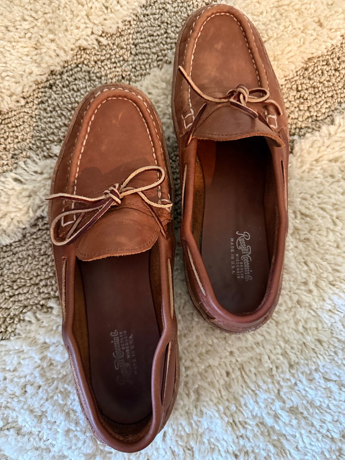 Photo by DMSR64 on June 1, 2025 of the Russell Moccasin Co. Oneida in SB Foot Walnut Timberjack.