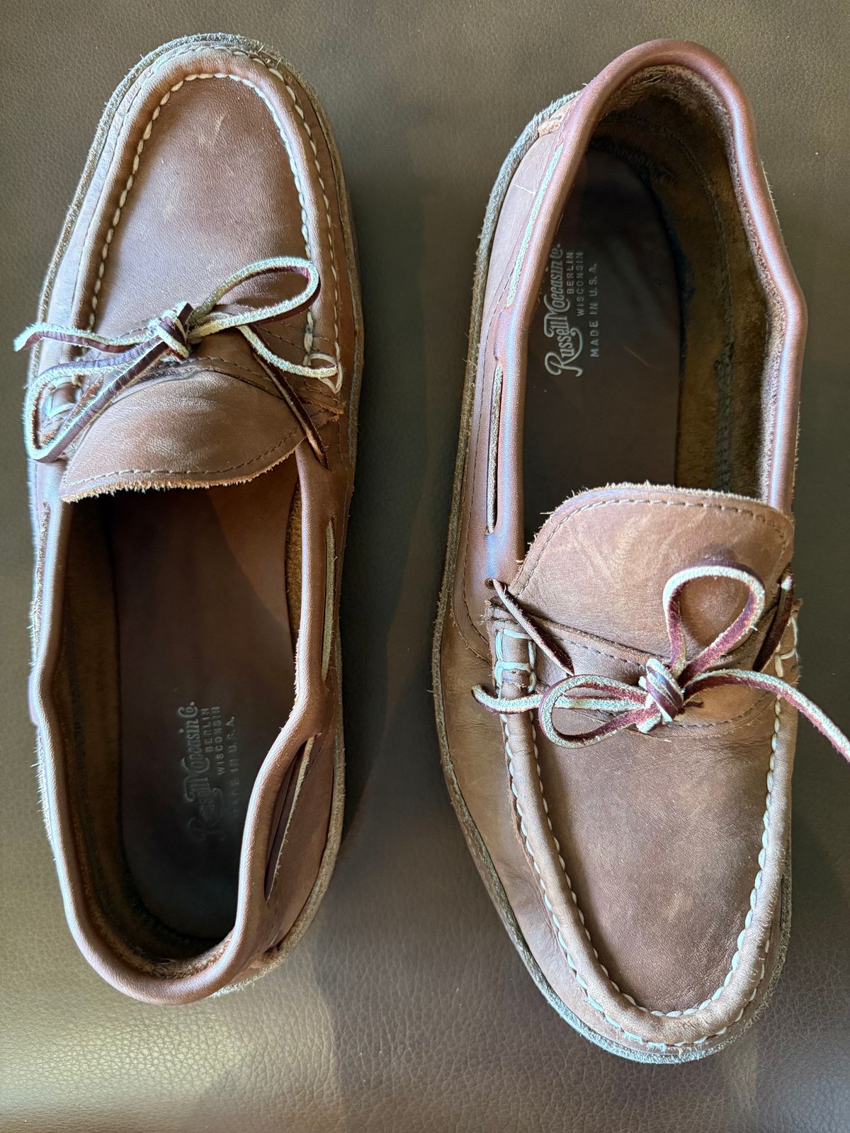 Photo by DMSR64 on June 1, 2025 of the Russell Moccasin Co. Oneida in SB Foot Walnut Timberjack.