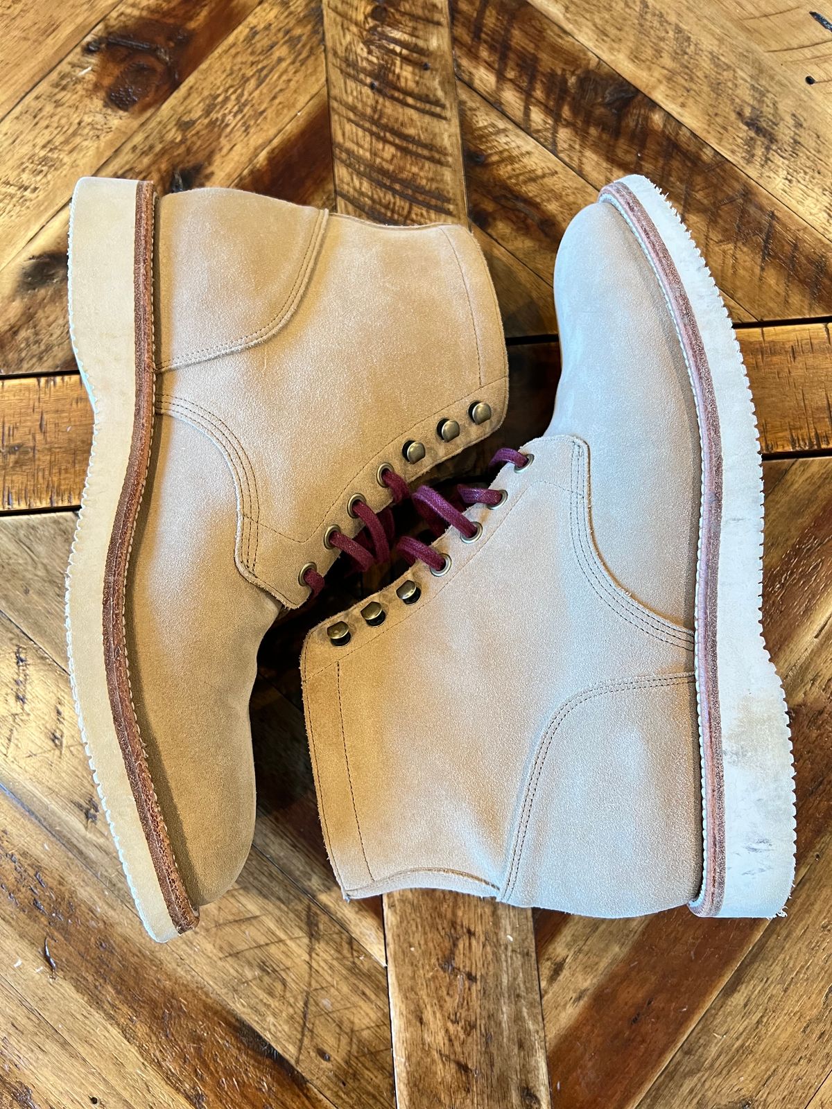 Photo by DMSR64 on November 3, 2023 of the Grant Stone Diesel Boot in C.F. Stead Tan Repello Calf Suede.