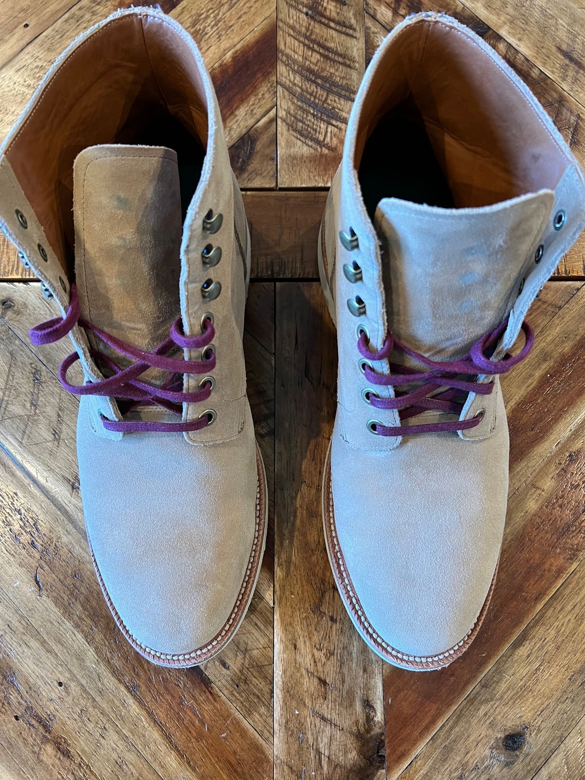 Photo by DMSR64 on November 3, 2023 of the Grant Stone Diesel Boot in C.F. Stead Tan Repello Calf Suede.
