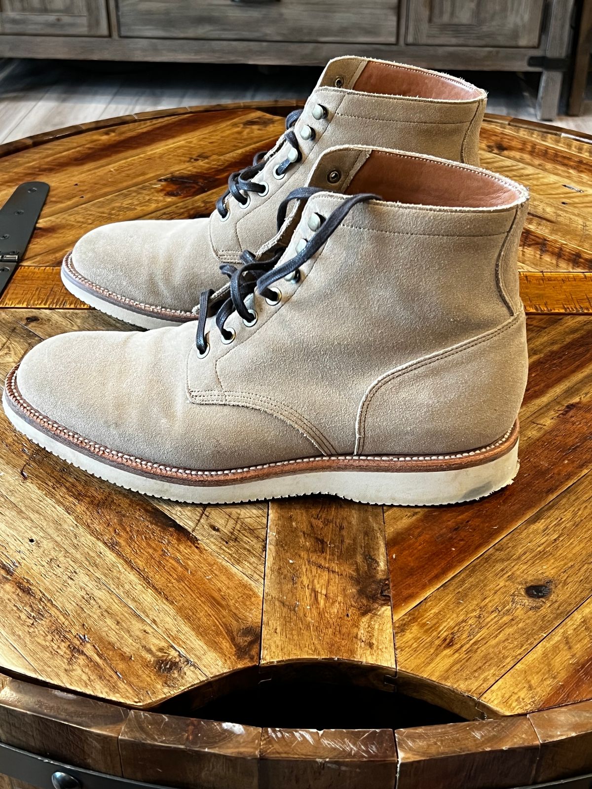 Photo by DMSR64 on December 2, 2023 of the Grant Stone Diesel Boot in C.F. Stead Tan Repello Calf Suede.