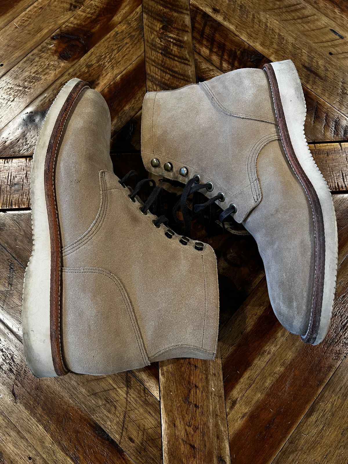 Photo by DMSR64 on February 3, 2024 of the Grant Stone Diesel Boot in C.F. Stead Tan Repello Calf Suede.