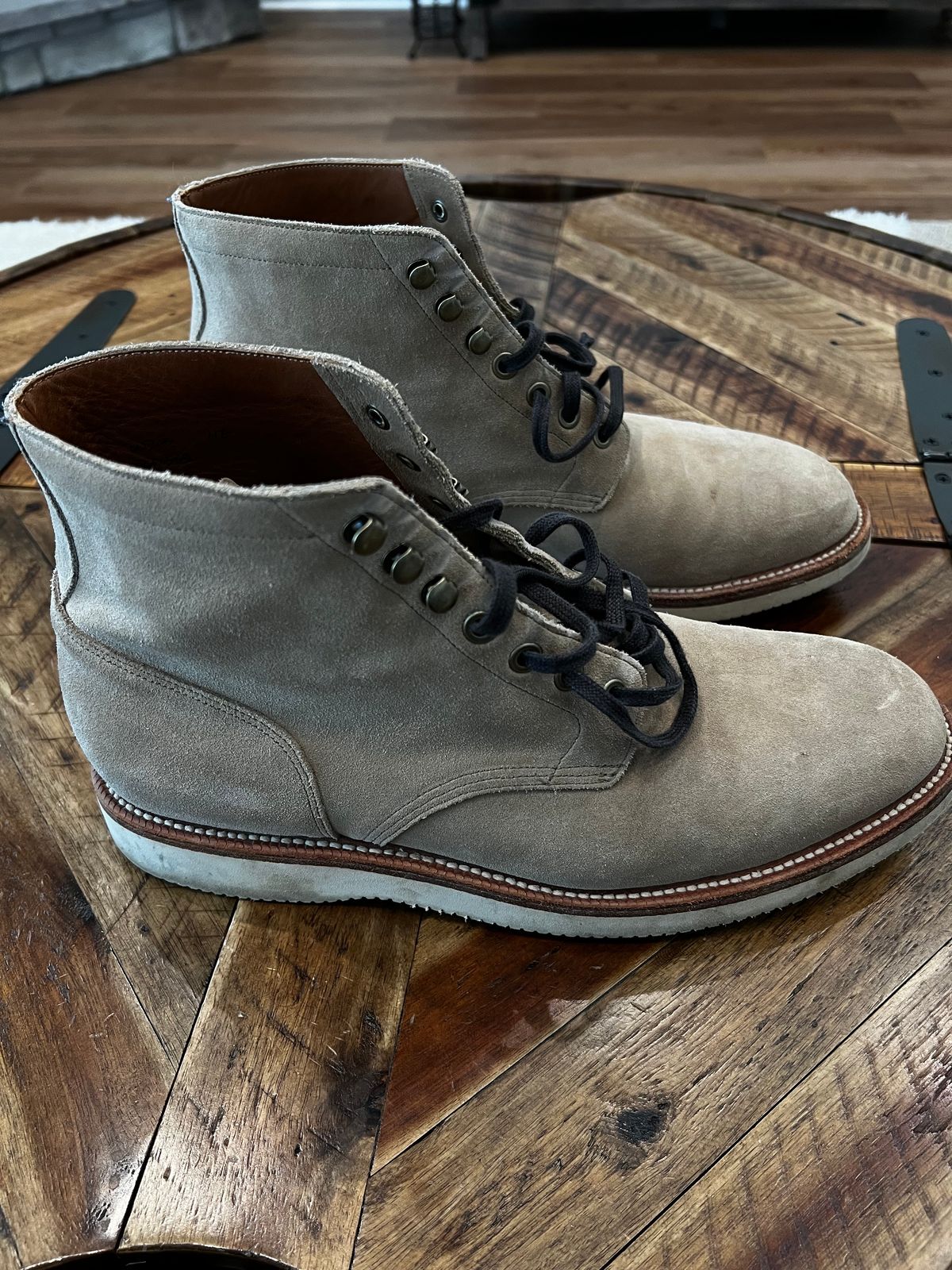 Photo by DMSR64 on March 3, 2024 of the Grant Stone Diesel Boot in C.F. Stead Tan Repello Calf Suede.