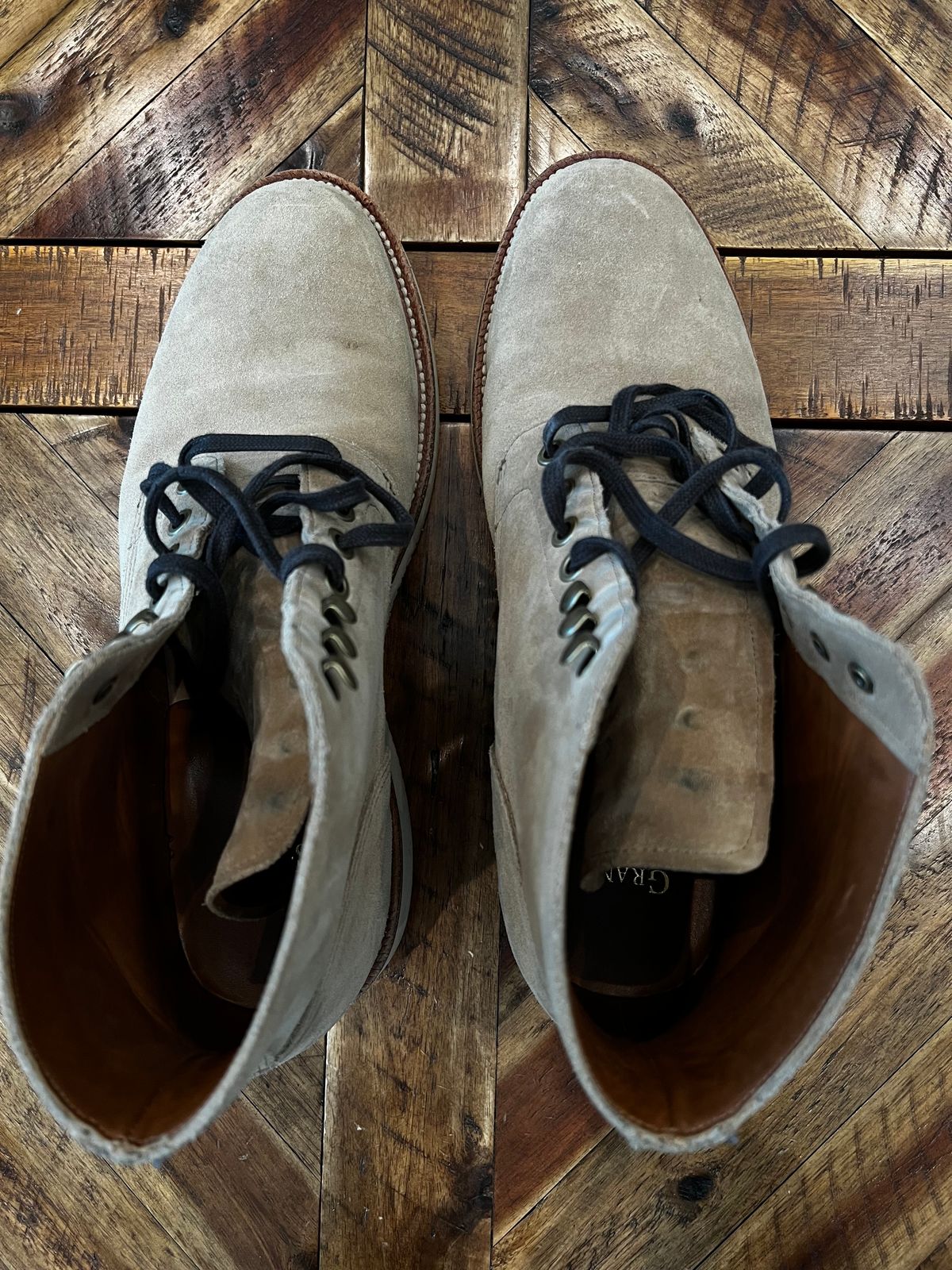 Photo by DMSR64 on March 3, 2024 of the Grant Stone Diesel Boot in C.F. Stead Tan Repello Calf Suede.