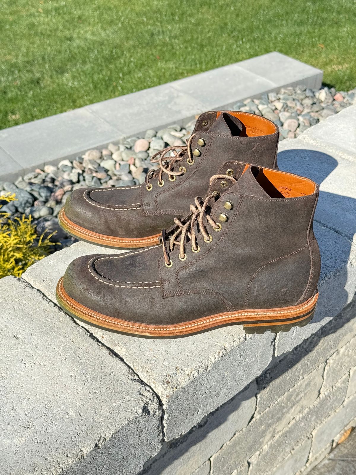 Photo by DMSR64 on November 2, 2024 of the Grant Stone Brass Boot in C.F. Stead Earth Waxy Commander Suede.