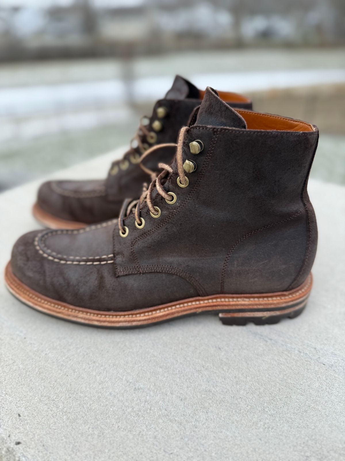 Photo by DMSR64 on March 2, 2025 of the Grant Stone Brass Boot in C.F. Stead Earth Waxy Commander Suede.