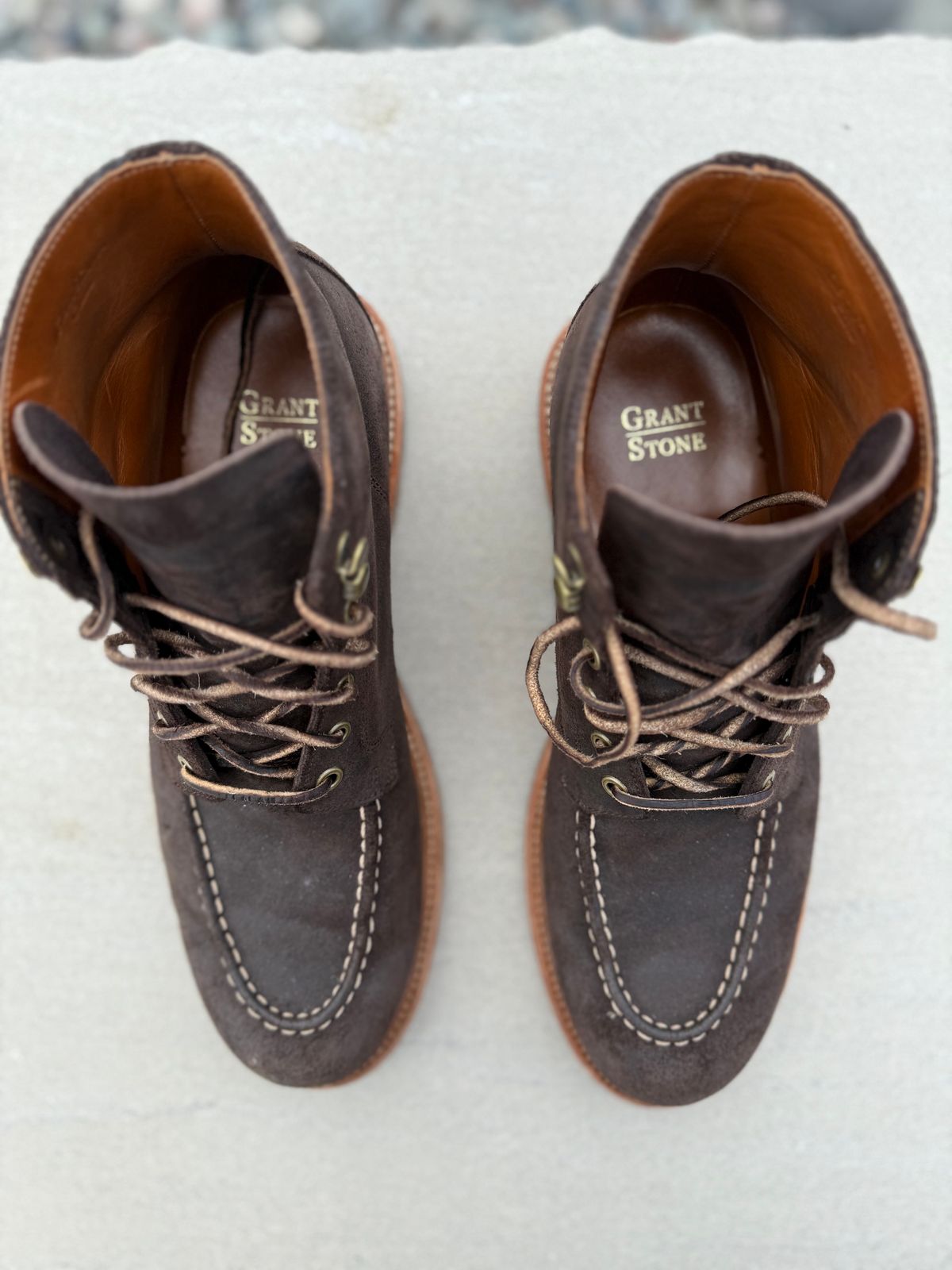 Photo by DMSR64 on March 2, 2025 of the Grant Stone Brass Boot in C.F. Stead Earth Waxy Commander Suede.