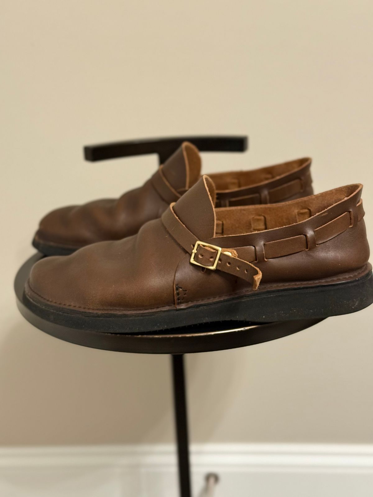 Photo by DMSR64 on December 3, 2025 of the Aurora Shoe Co. Middle English in Horween Dark Olive Chromexcel.