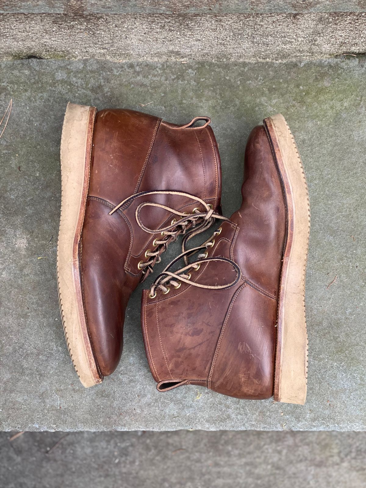 Photo by stitchdown on December 1, 2022 of the Viberg Scout Boot in Horween Crust Natural M's Workshoe Butt.