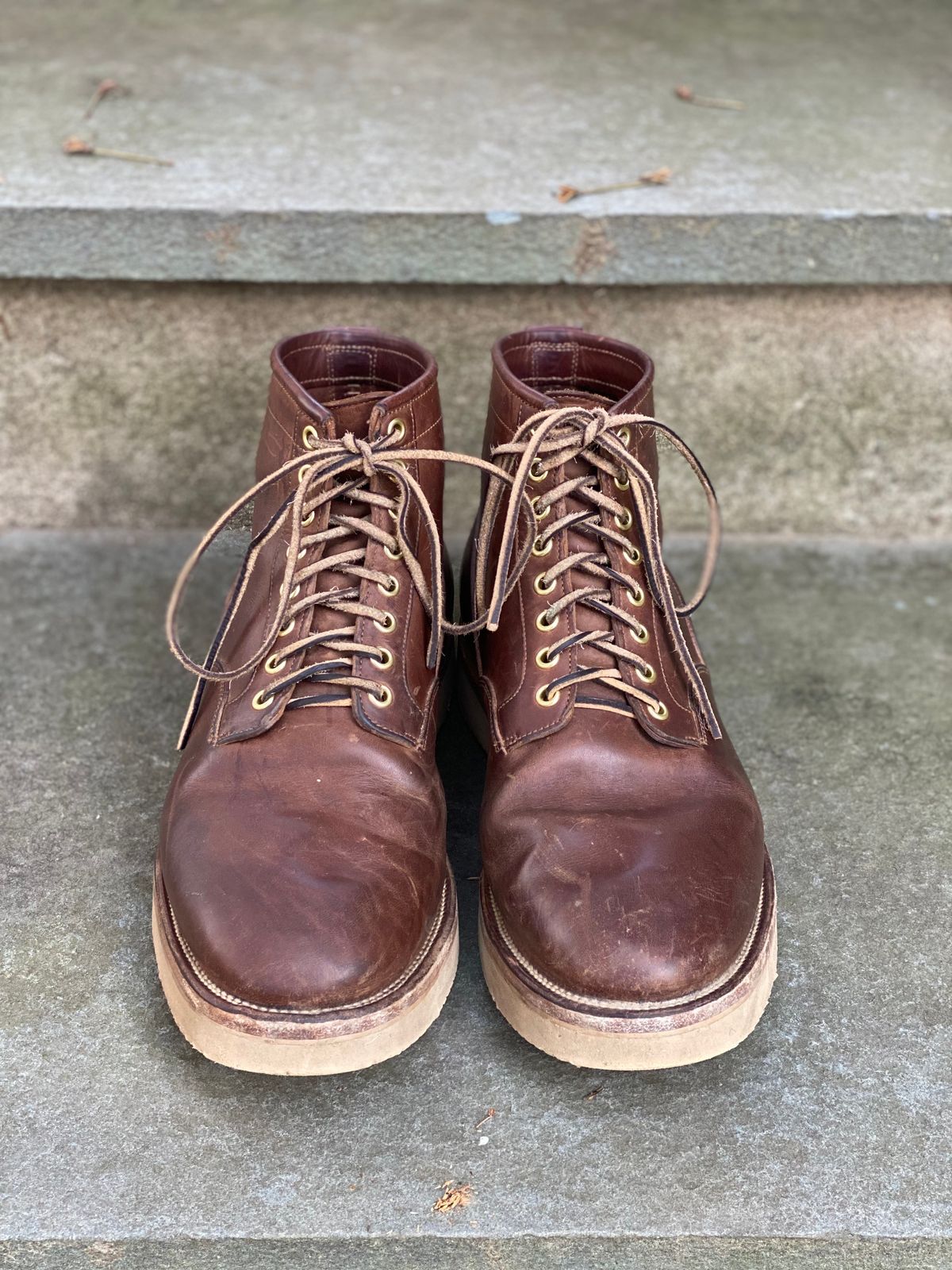 Photo by stitchdown on January 2, 2023 of the Viberg Scout Boot in Horween Crust Natural M's Workshoe Butt.