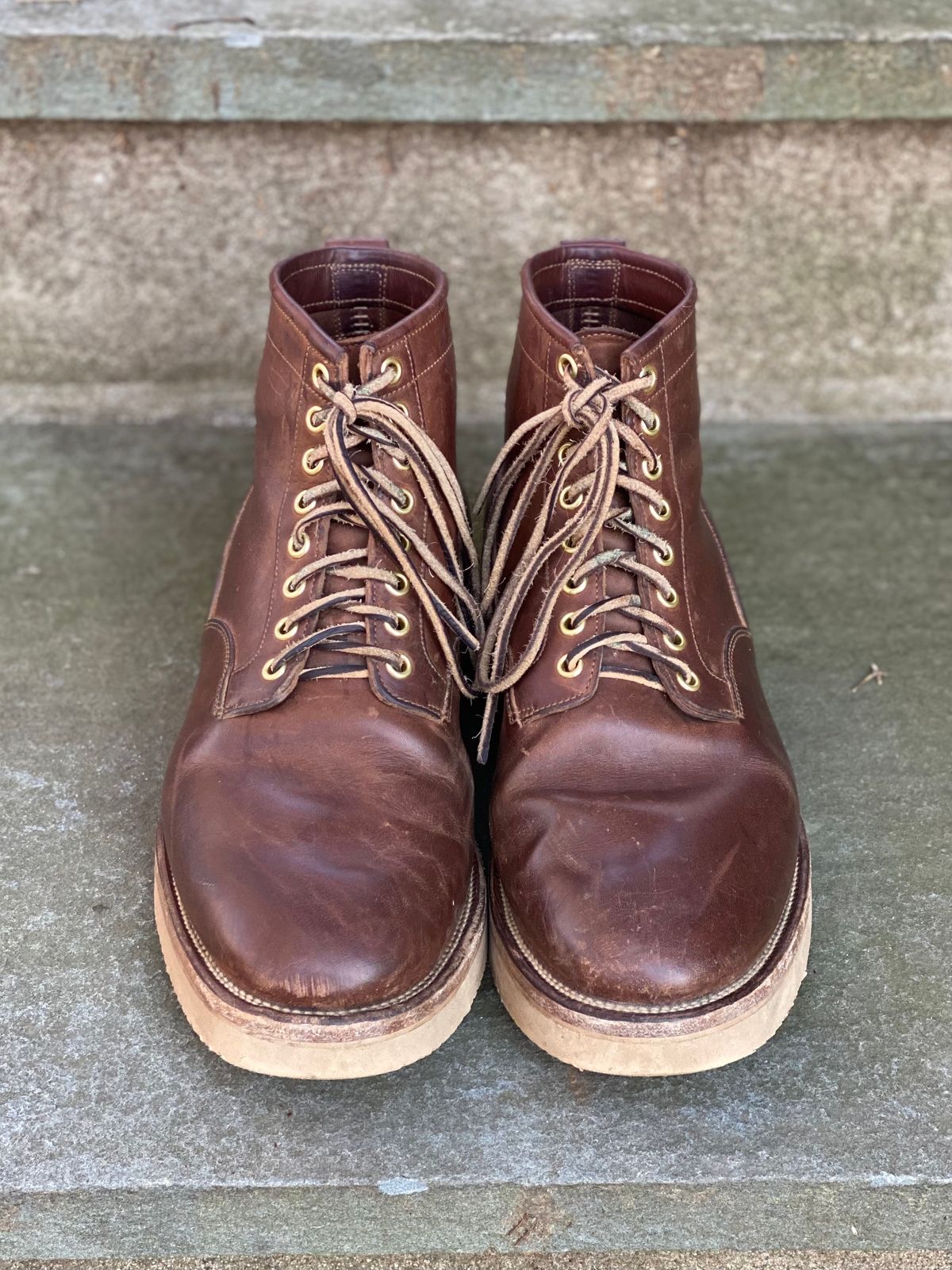 Photo by stitchdown on February 1, 2023 of the Viberg Scout Boot in Horween Crust Natural M's Workshoe Butt.