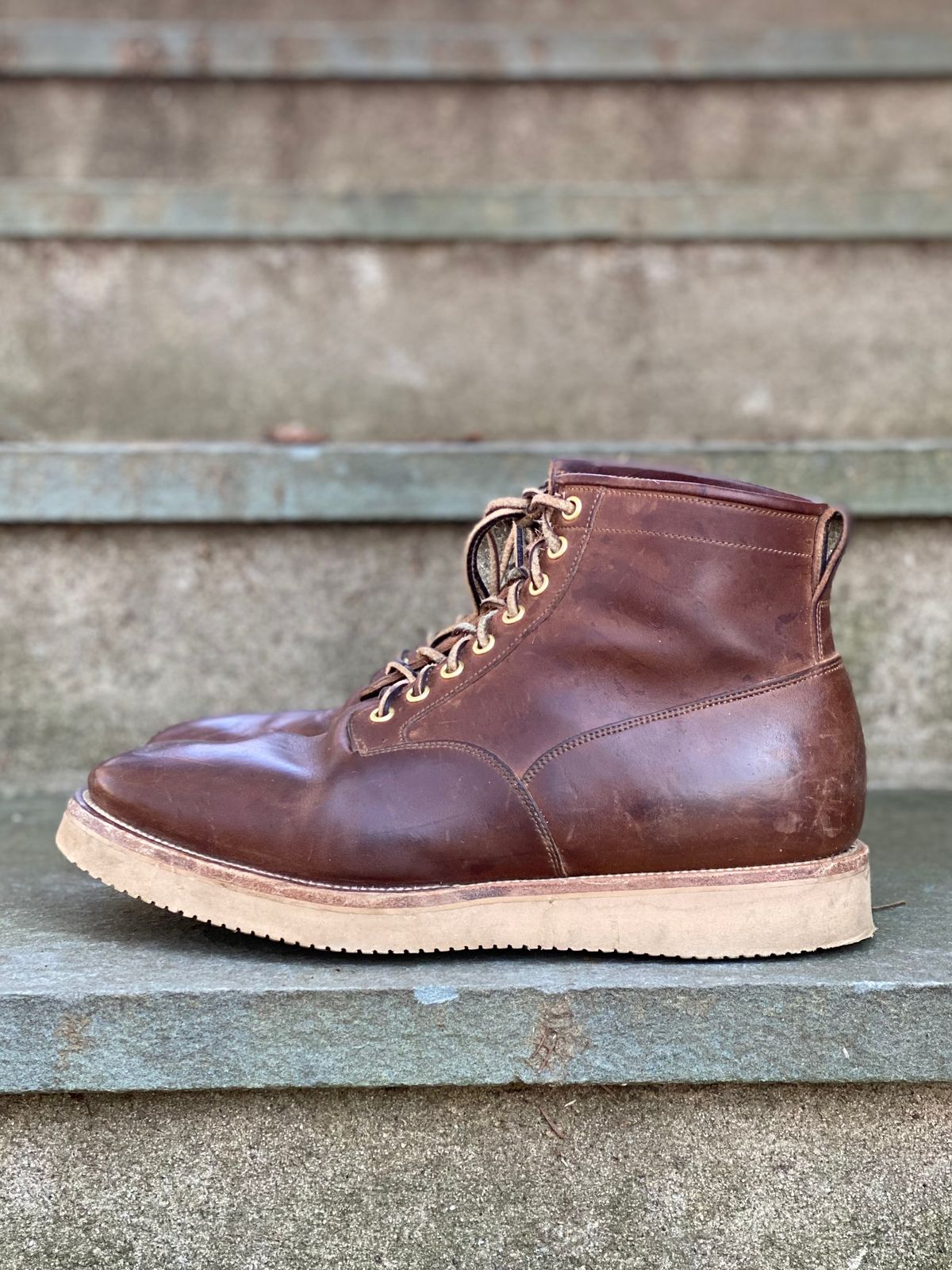 Photo by stitchdown on February 1, 2023 of the Viberg Scout Boot in Horween Crust Natural M's Workshoe Butt.