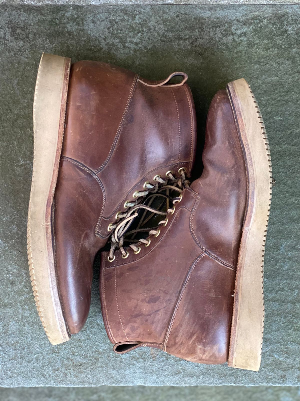 Photo by stitchdown on February 1, 2023 of the Viberg Scout Boot in Horween Crust Natural M's Workshoe Butt.