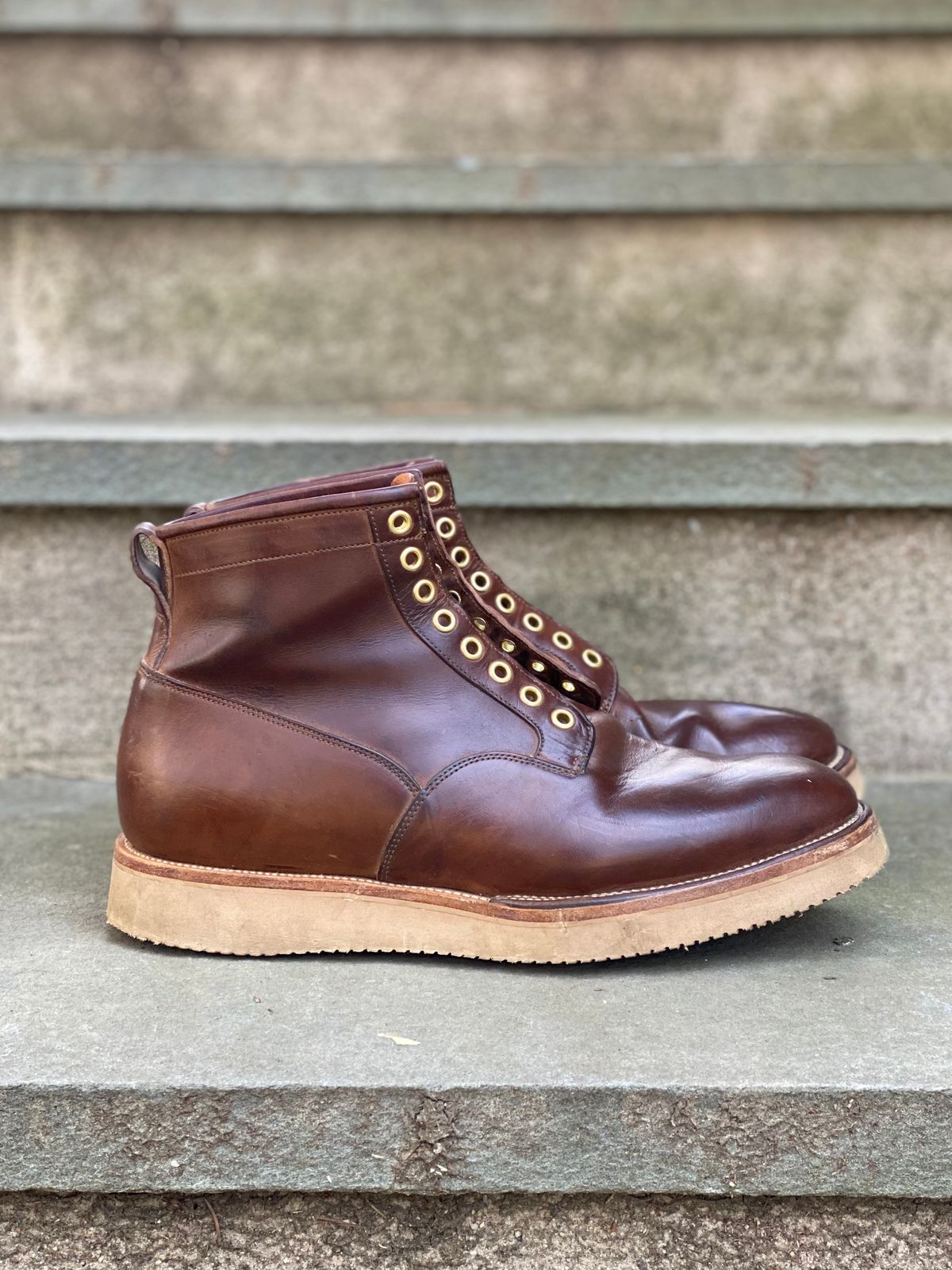 Photo by stitchdown on March 4, 2023 of the Viberg Scout Boot in Horween Crust Natural M's Workshoe Butt.