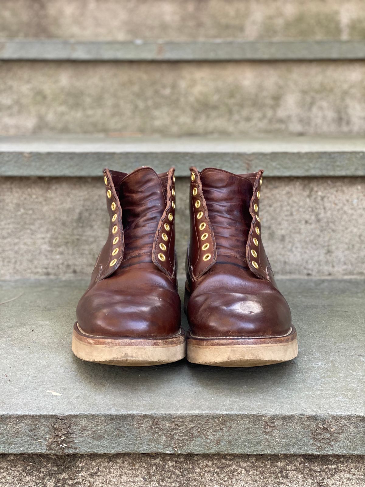 Photo by stitchdown on March 4, 2023 of the Viberg Scout Boot in Horween Crust Natural M's Workshoe Butt.