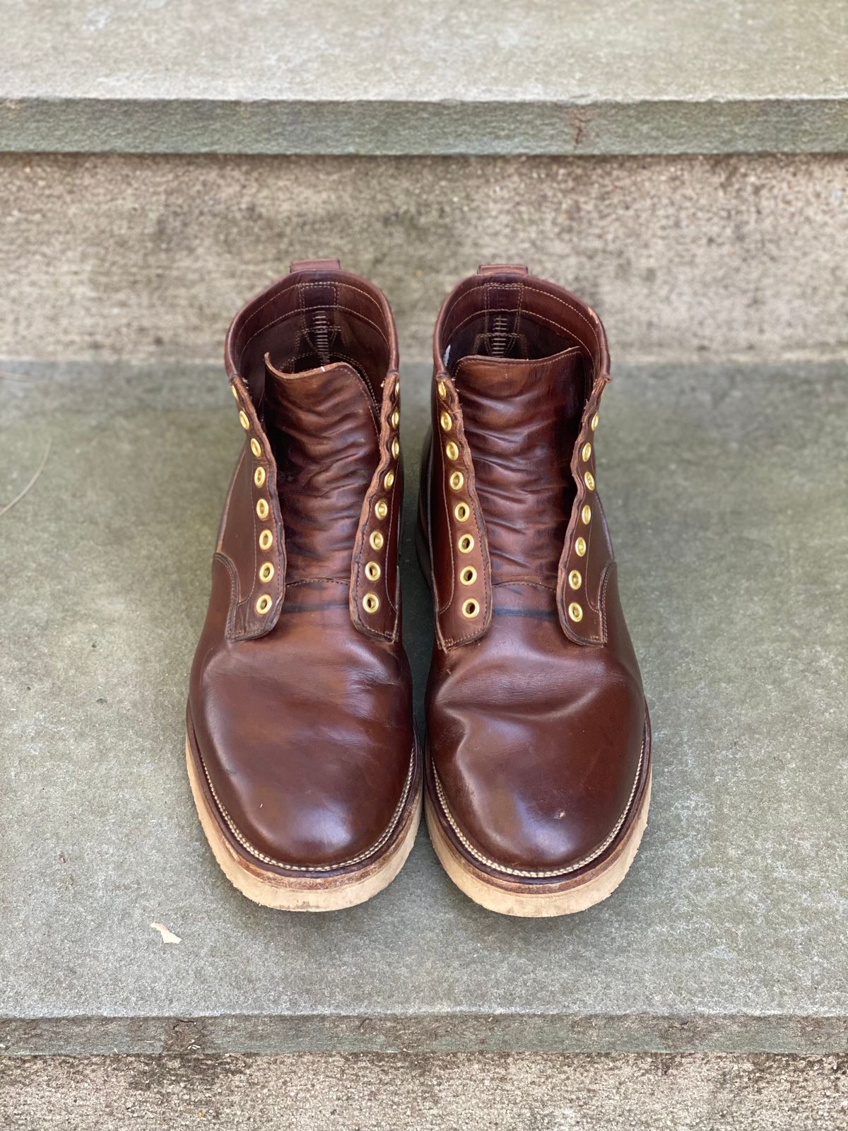 Photo by stitchdown on March 4, 2023 of the Viberg Scout Boot in Horween Crust Natural M's Workshoe Butt.