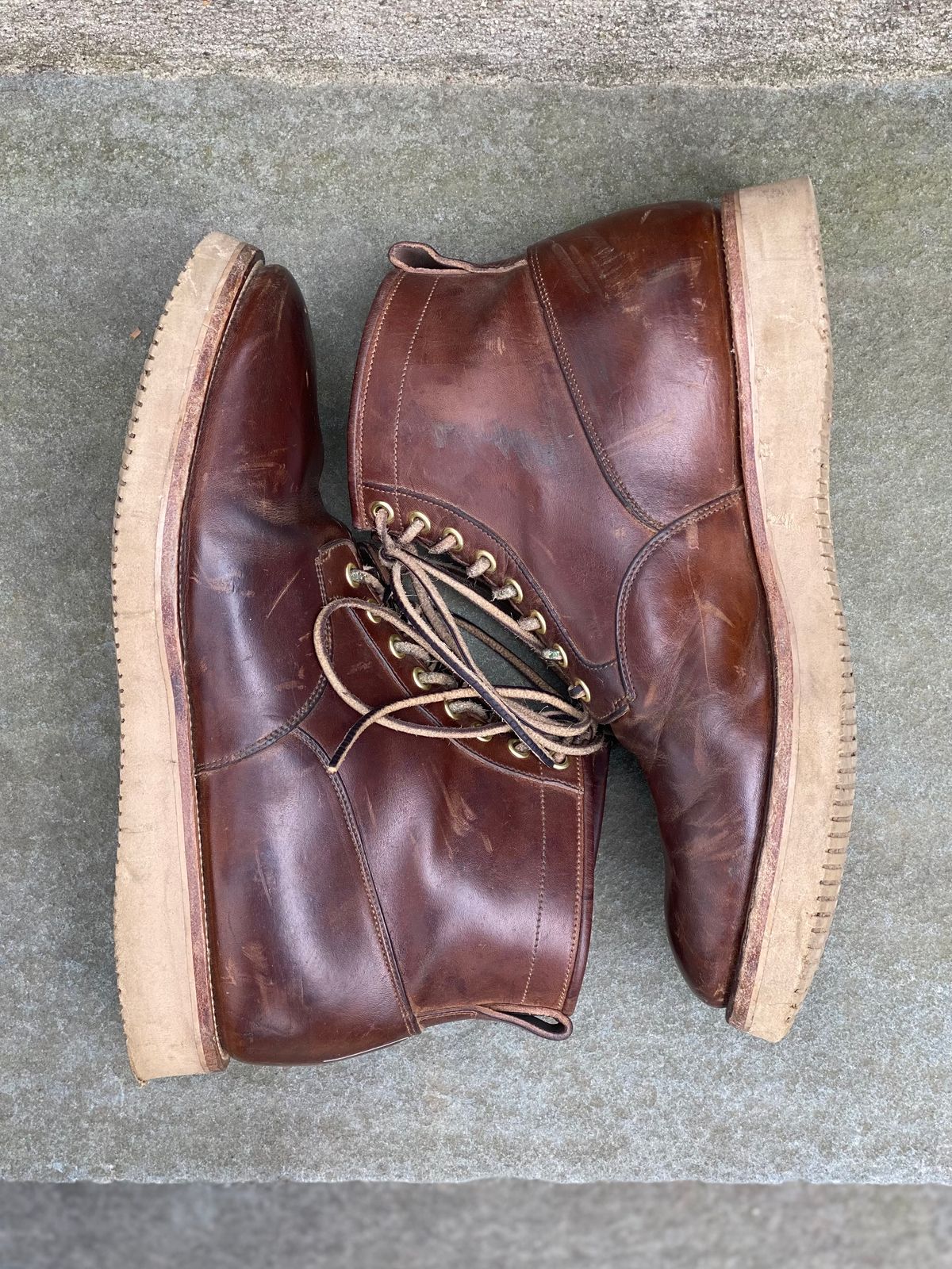 Photo by stitchdown on April 1, 2023 of the Viberg Scout Boot in Horween Crust Natural M's Workshoe Butt.