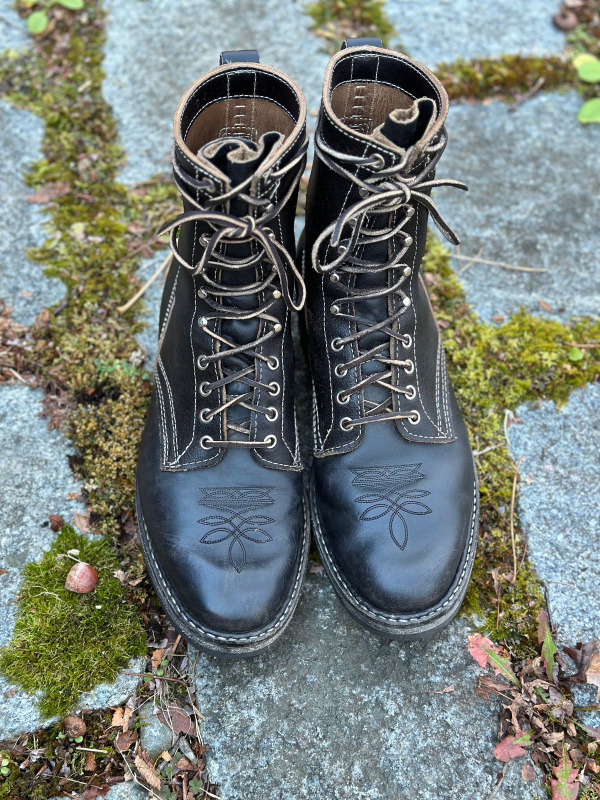 Photo by stitchdown on December 2, 2024 of the White's Farmer/Rancher in Horween Black Waxed Flesh & Horween Black Chromexcel Horsehide.