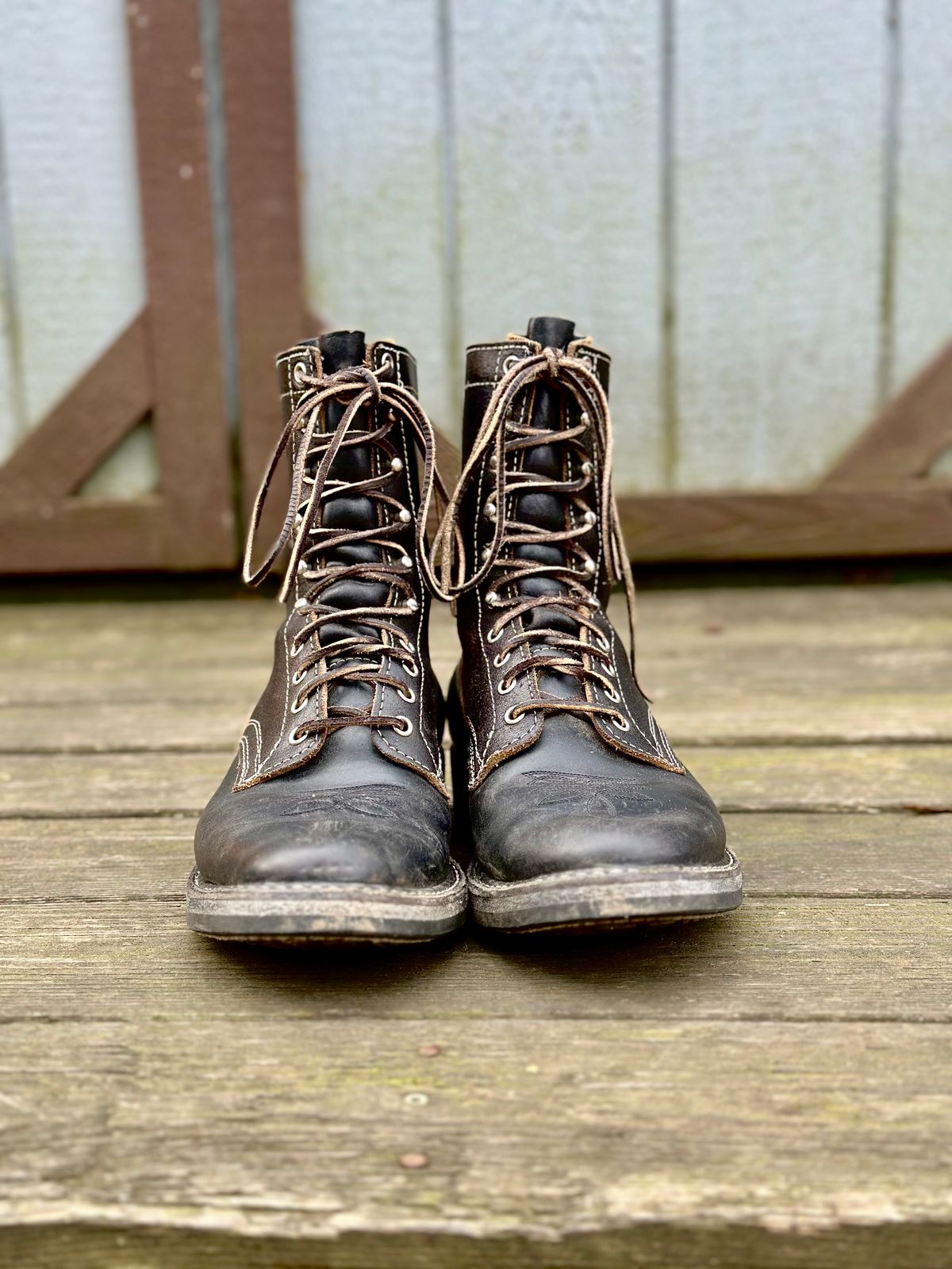 Photo by stitchdown on January 5, 2025 of the White's Farmer/Rancher in Horween Black Waxed Flesh & Horween Black Chromexcel Horsehide.