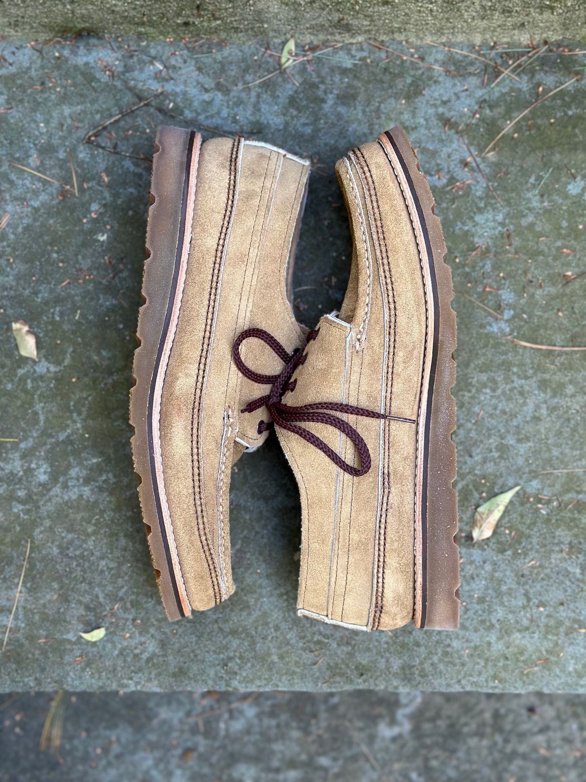 Photo by stitchdown on October 3, 2023 of the Russell Moccasin Co. Fishing Oxford in Tan Laramie Suede.