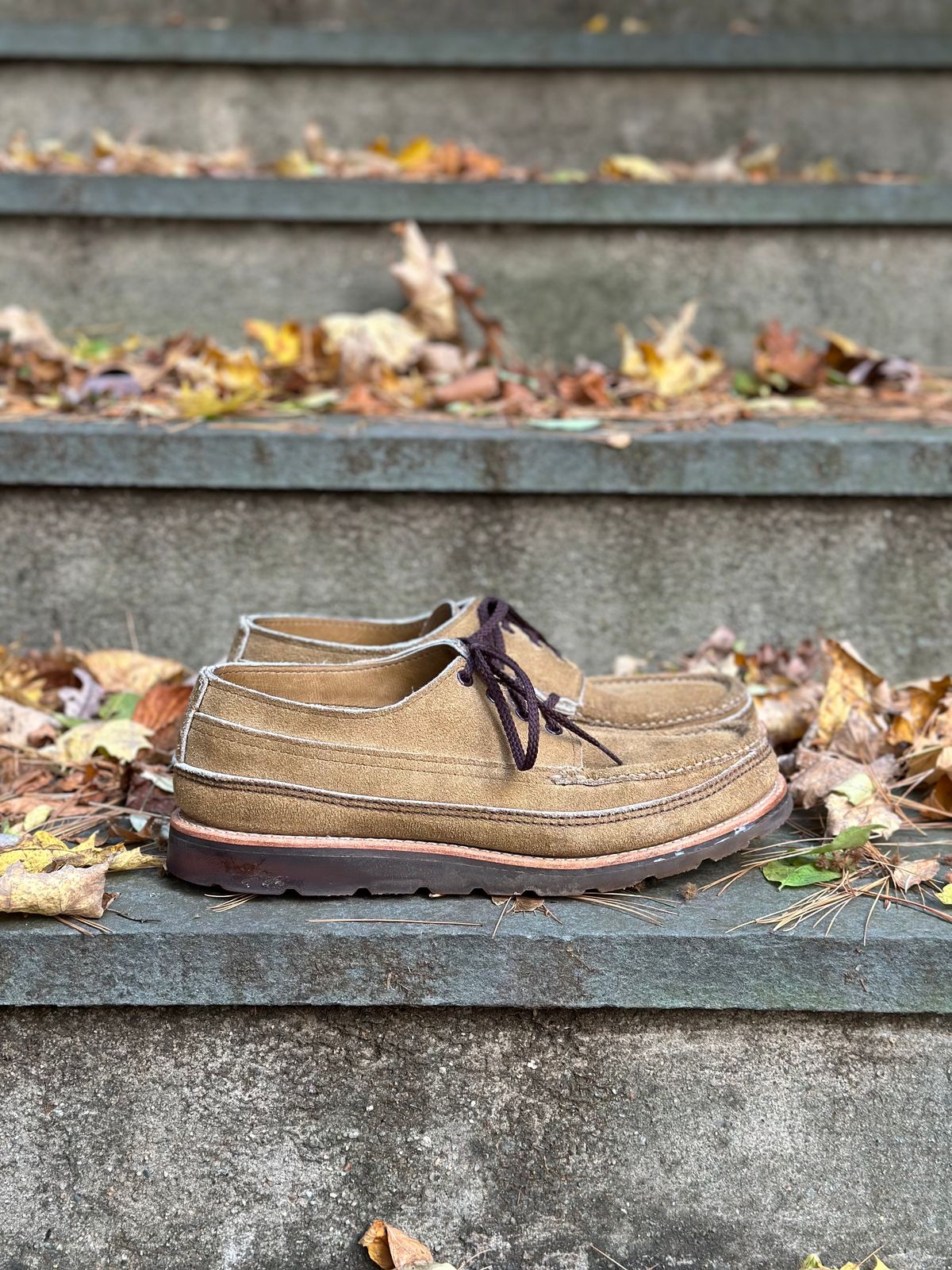 Photo by stitchdown on November 8, 2023 of the Russell Moccasin Co. Fishing Oxford in Tan Laramie Suede.