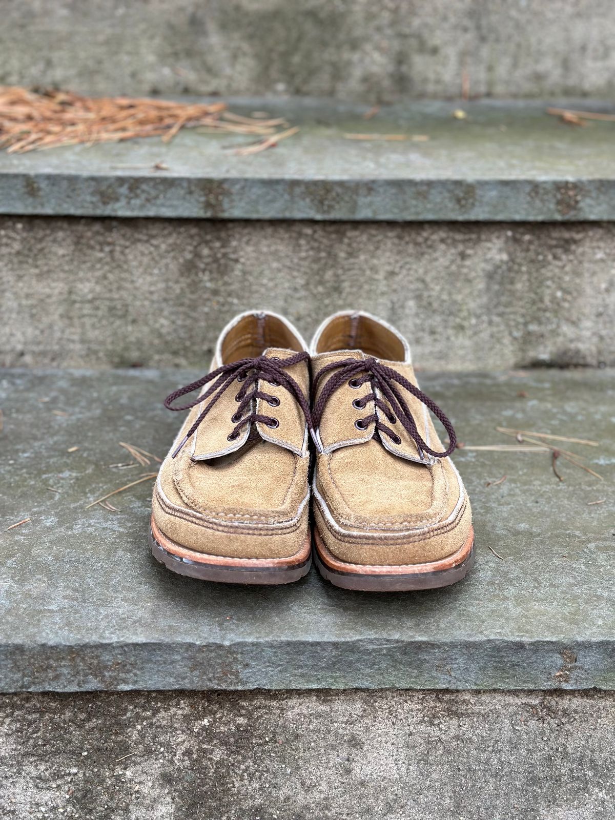 Photo by stitchdown on December 5, 2023 of the Russell Moccasin Co. Fishing Oxford in Tan Laramie Suede.