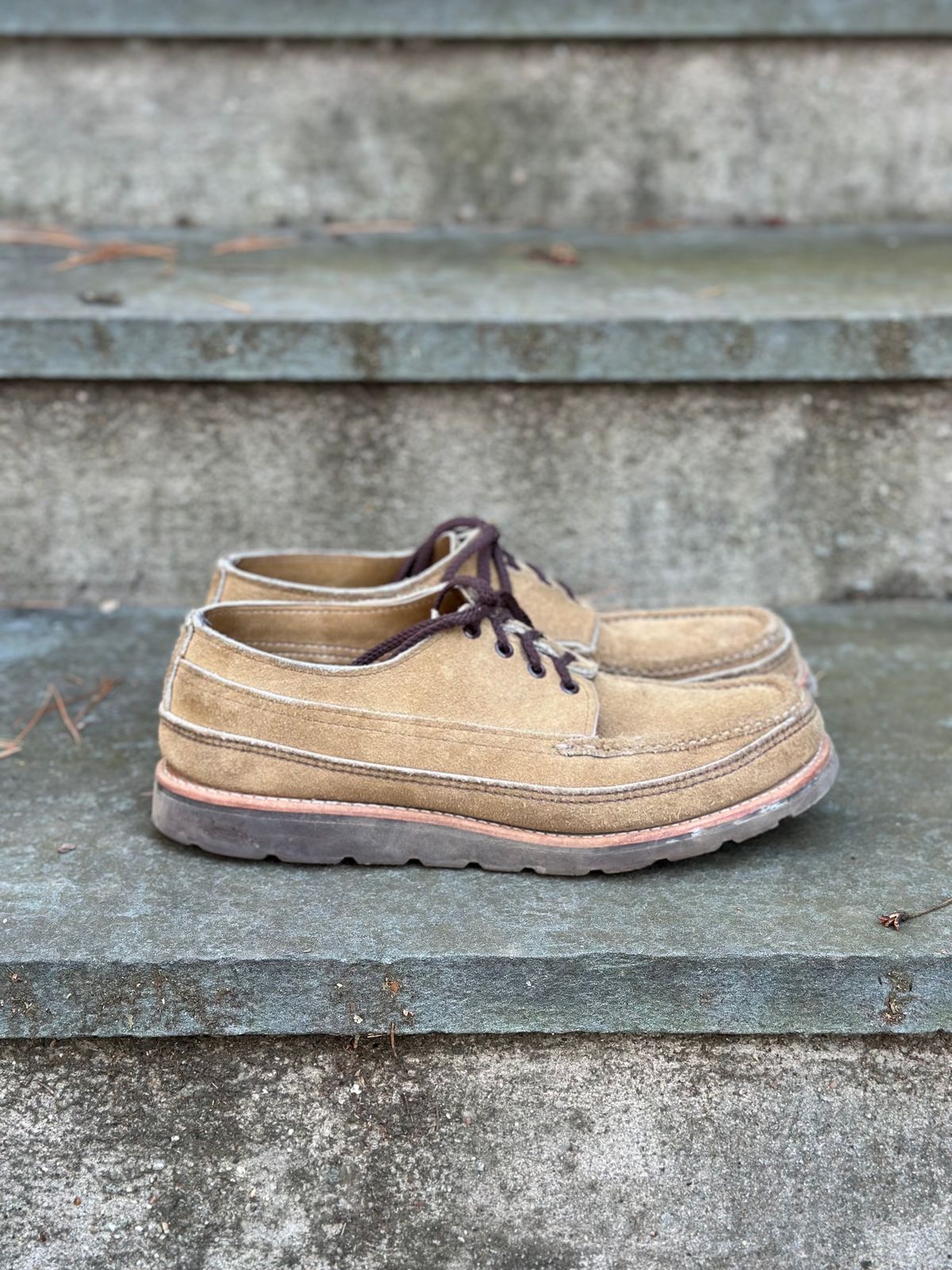 Photo by stitchdown on January 5, 2024 of the Russell Moccasin Co. Fishing Oxford in Tan Laramie Suede.