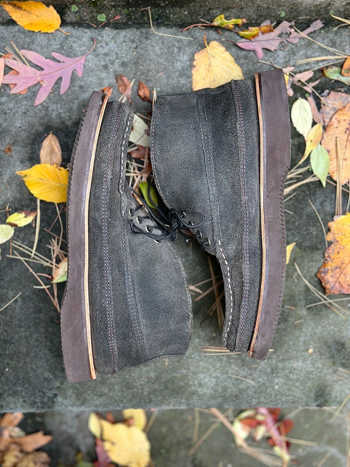 Photo by stitchdown on October 31, 2025 of the Russell Moccasin Co. Sporting Clays Chukka in Horween Marine Field Roughout.