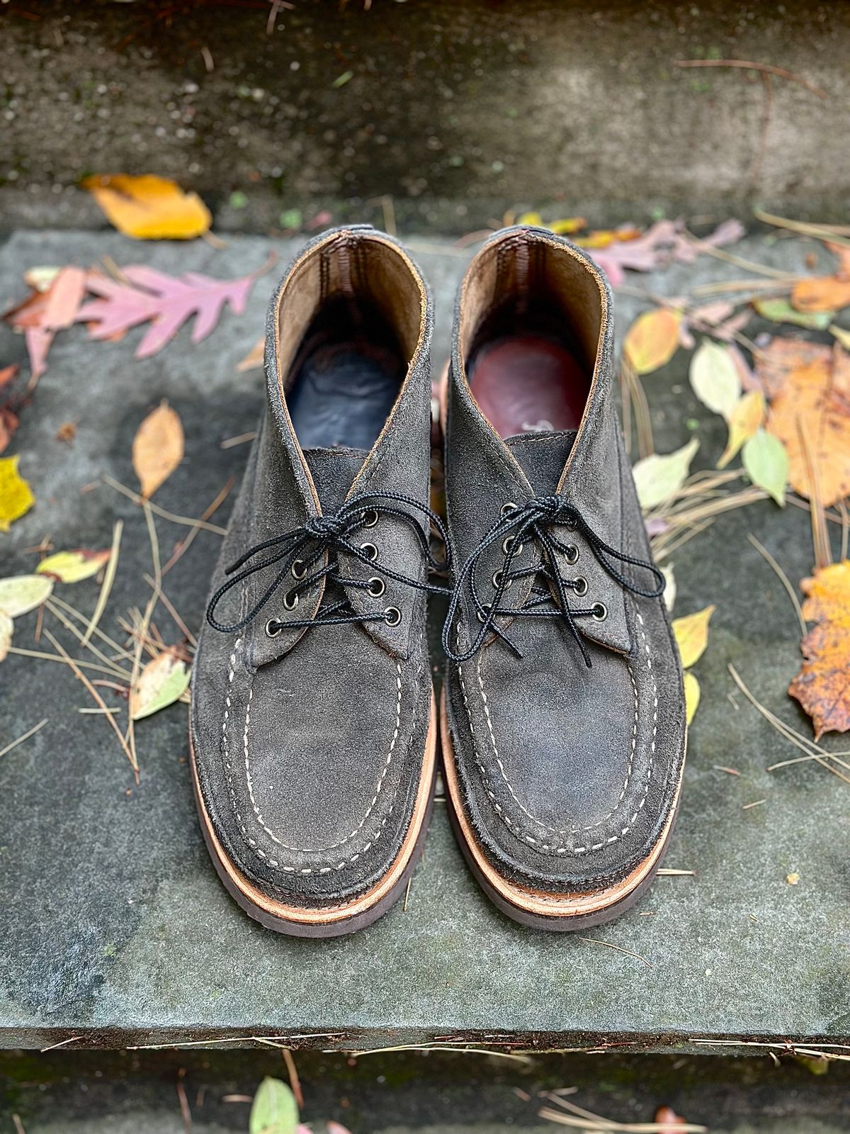 Photo by stitchdown on October 31, 2025 of the Russell Moccasin Co. Sporting Clays Chukka in Horween Marine Field Roughout.