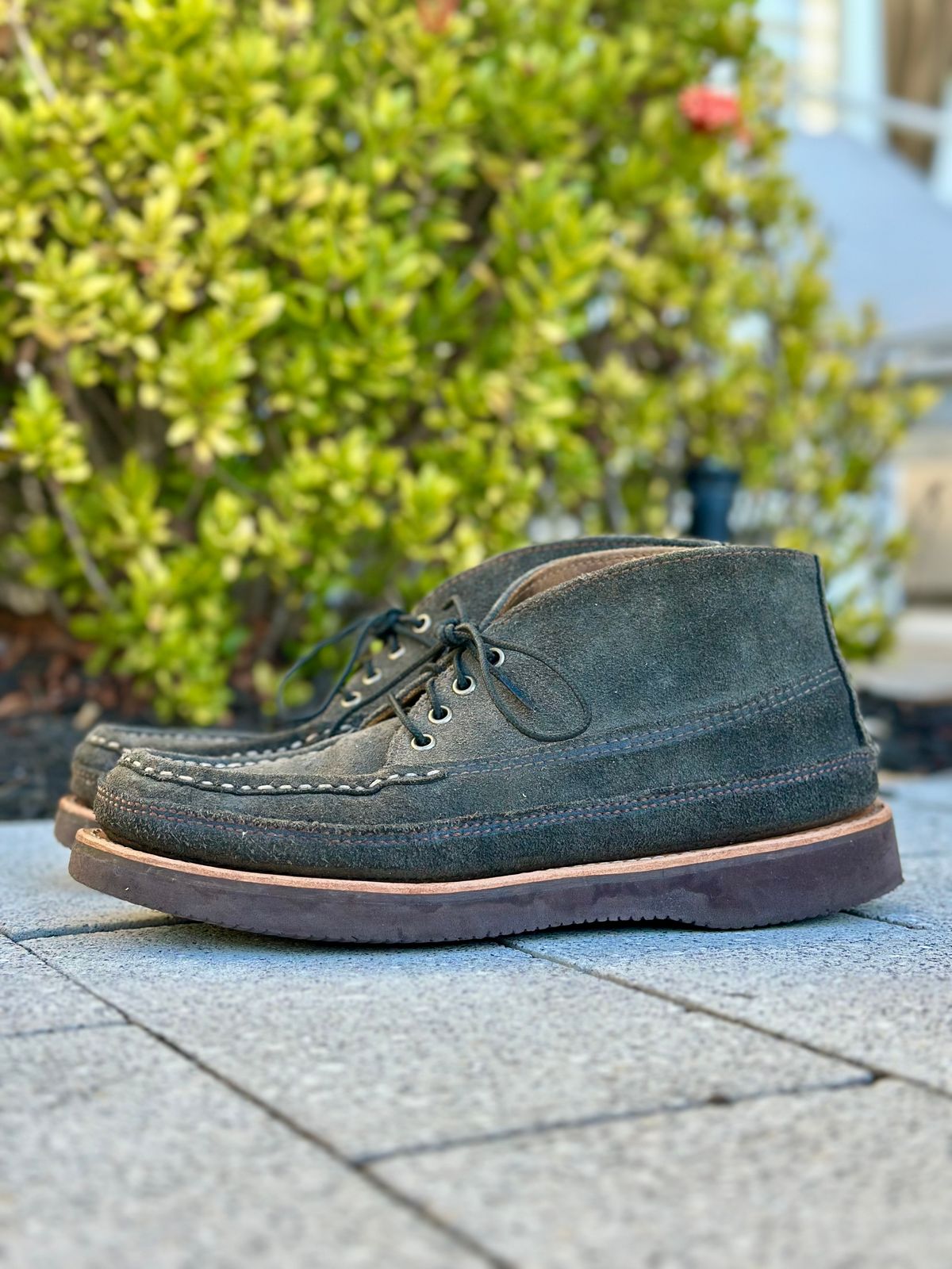 Photo by stitchdown on December 31, 2025 of the Russell Moccasin Co. Sporting Clays Chukka in Horween Marine Field Roughout.